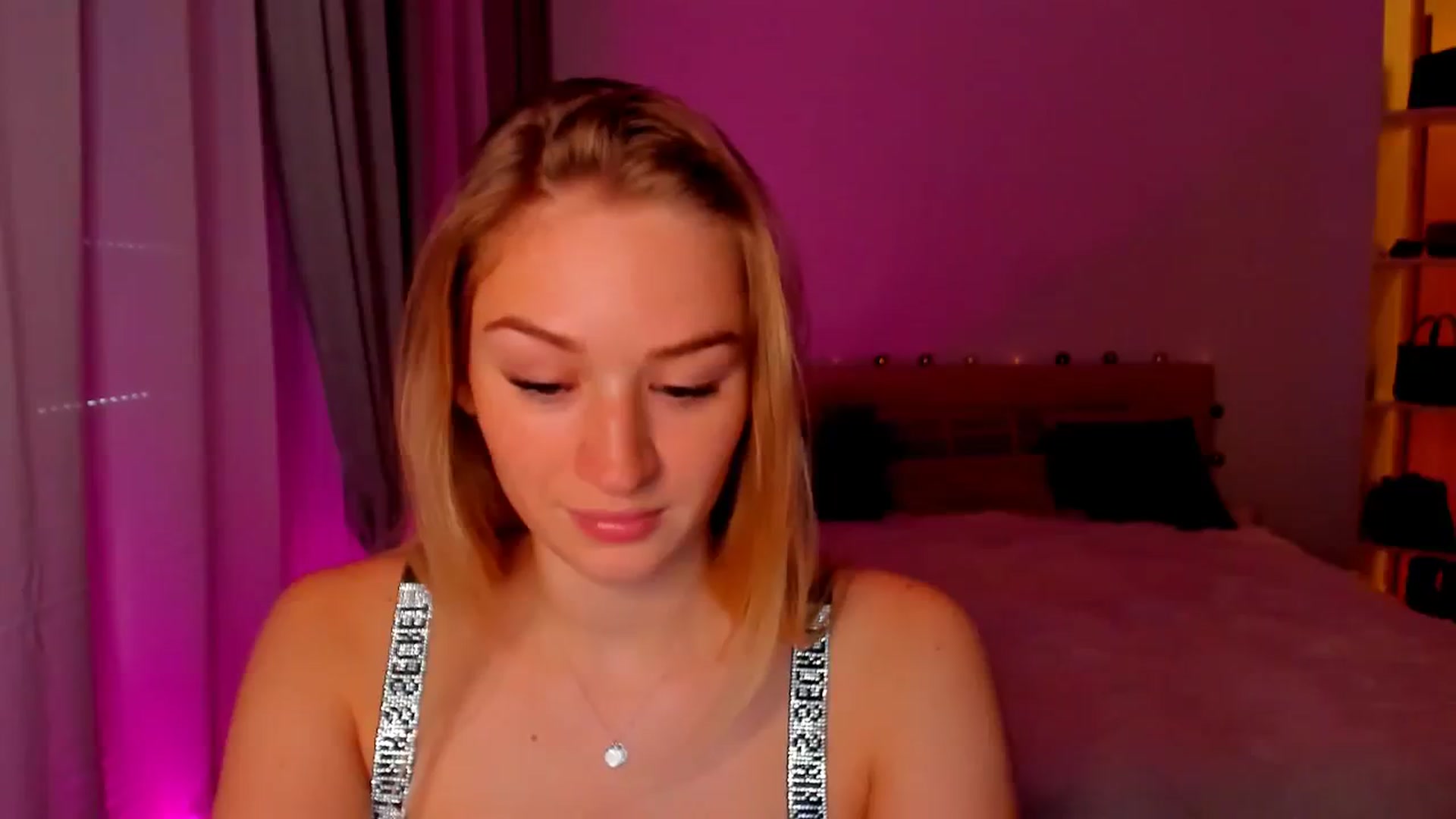 Gallery image thumbnail from CheckmyPeach's myfreecams stream on, 06/02/2024, 14:00 image 6 of 20