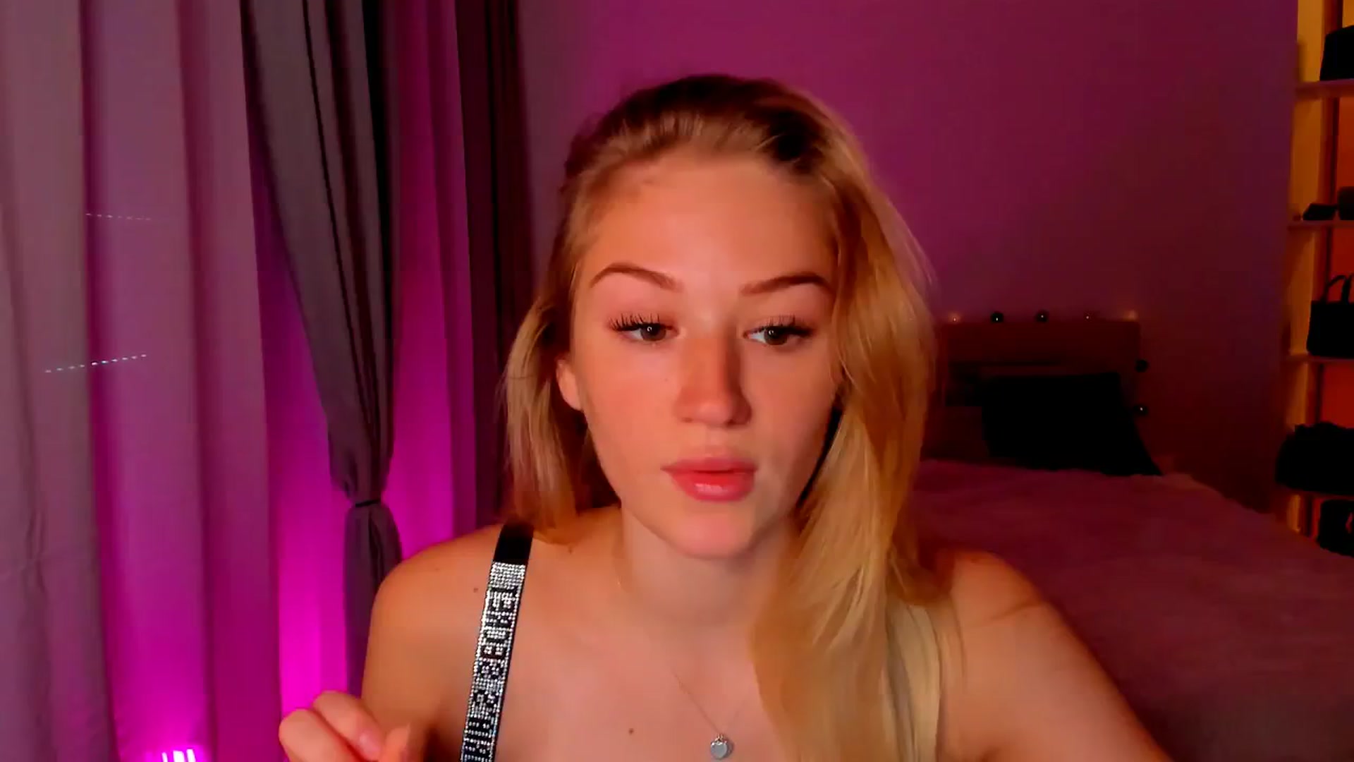Gallery image thumbnail from CheckmyPeach's myfreecams stream on, 06/02/2024, 14:00 image 1 of 20