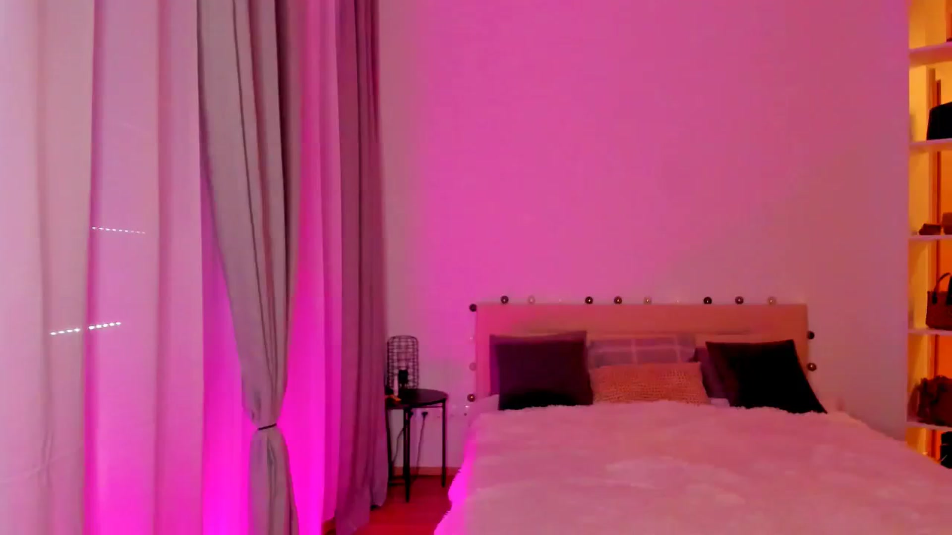 Gallery image thumbnail from CheckmyPeach's myfreecams stream on, 06/02/2024, 14:00 image 13 of 20