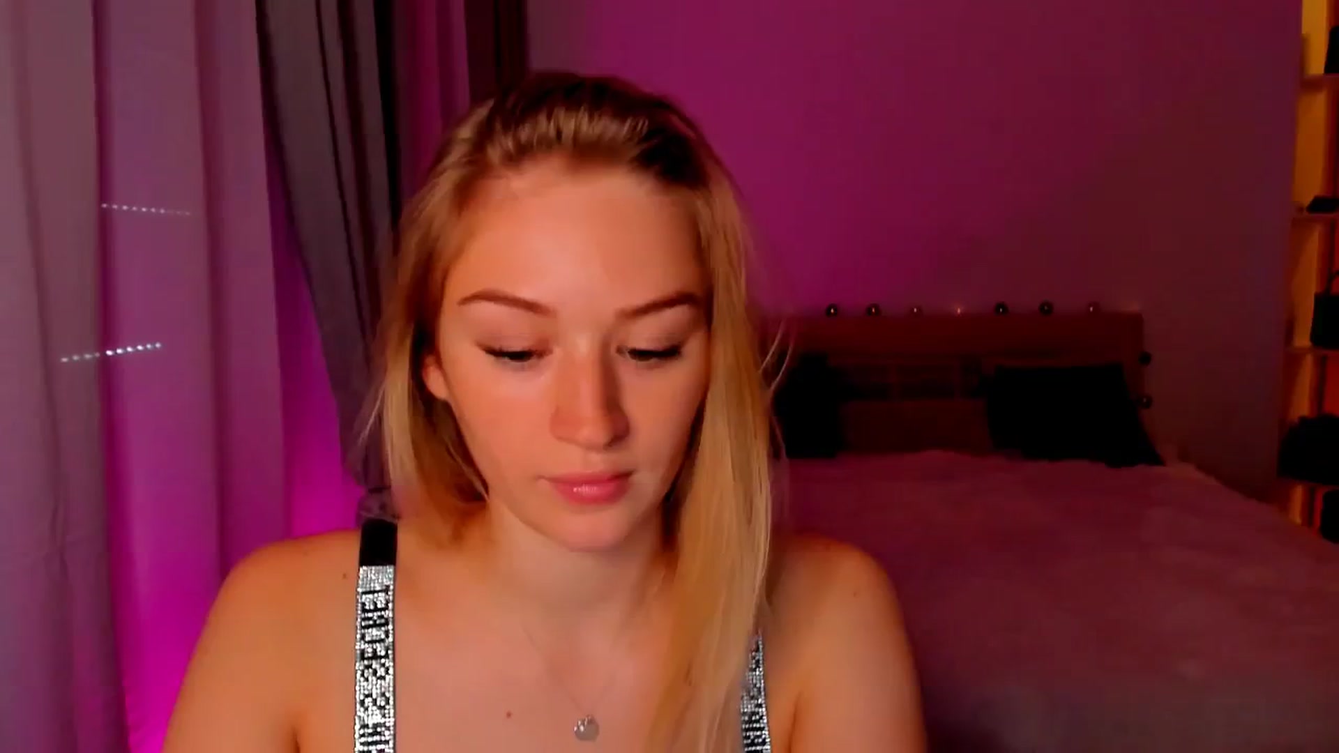 Gallery image thumbnail from CheckmyPeach's myfreecams stream on, 06/02/2024, 14:00 image 5 of 20
