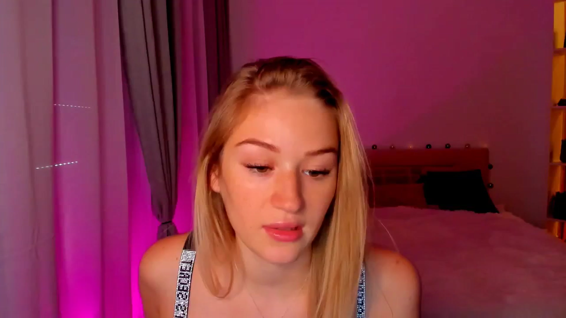 Gallery image thumbnail from CheckmyPeach's myfreecams stream on, 06/02/2024, 14:00 image 4 of 20