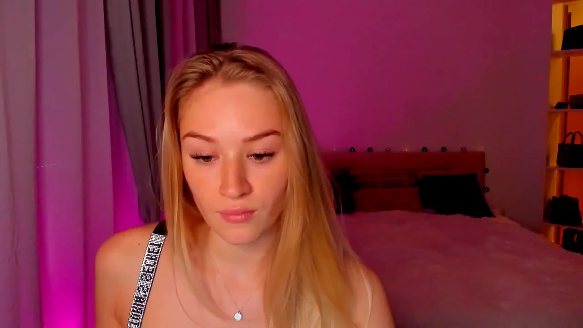Gallery image thumbnail from CheckmyPeach's myfreecams stream on, 06/02/2024, 14:00 image 9 of 20