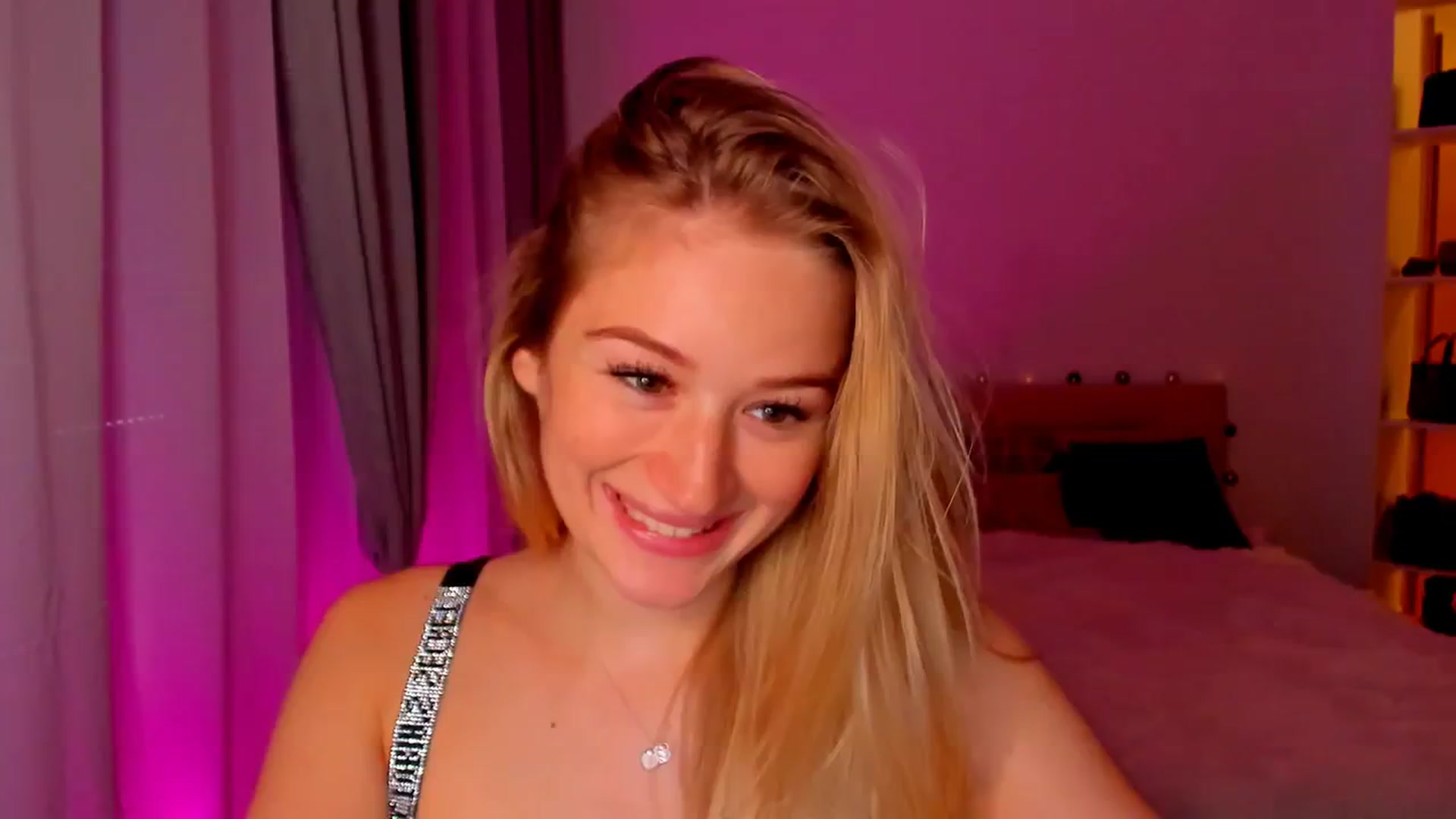Gallery image thumbnail from CheckmyPeach's myfreecams stream on, 06/02/2024, 14:00 image 11 of 20