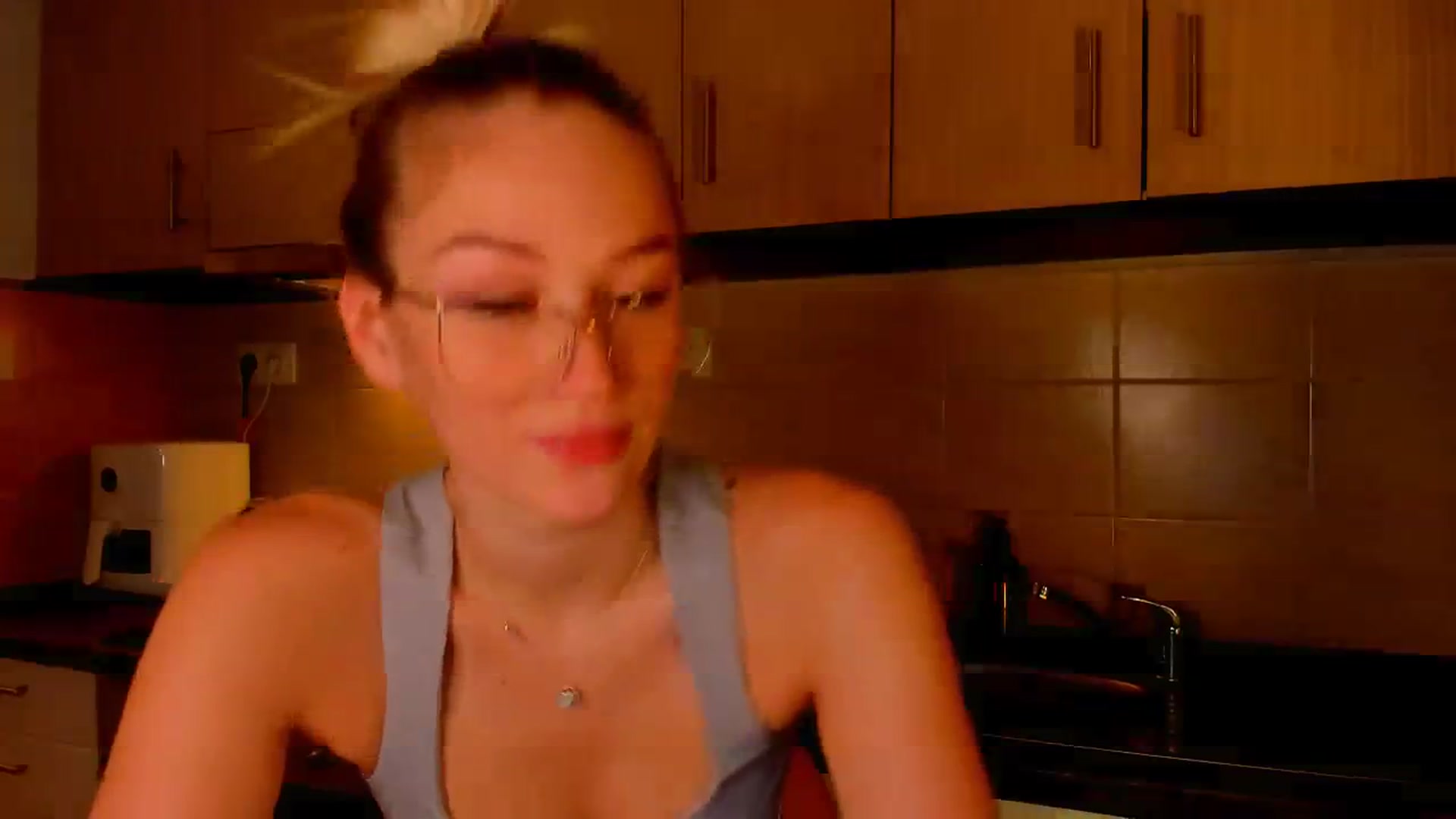 Gallery image thumbnail from CheckmyPeach's myfreecams stream on, 06/02/2024, 16:14 image 7 of 20