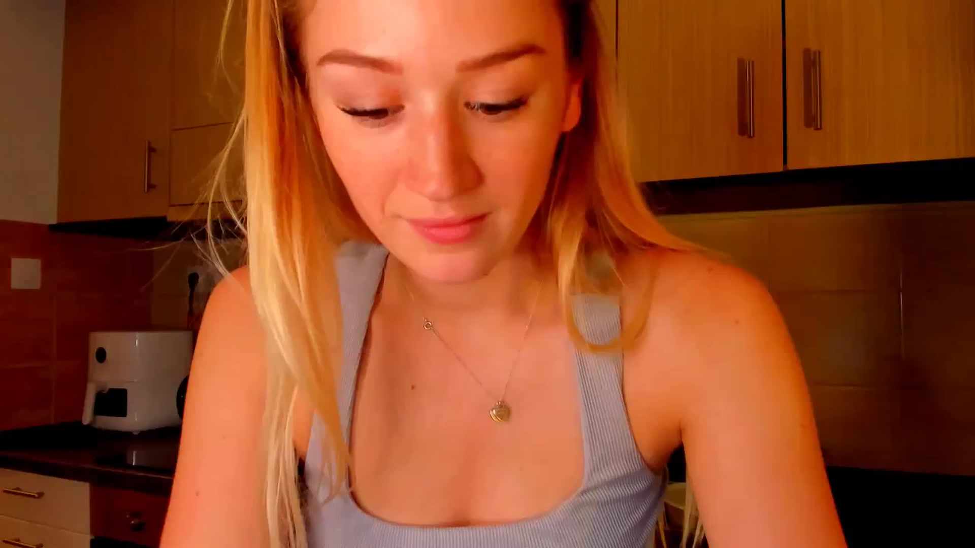 Gallery image thumbnail from CheckmyPeach's myfreecams stream on, 06/02/2024, 16:14 image 19 of 20