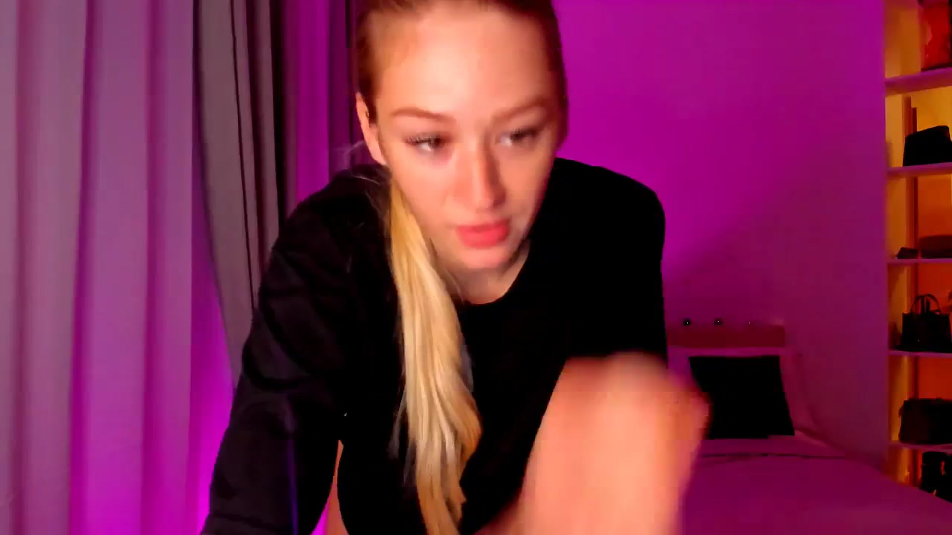 Gallery image thumbnail from CheckmyPeach's myfreecams stream on, 06/05/2024, 02:28 image 18 of 20