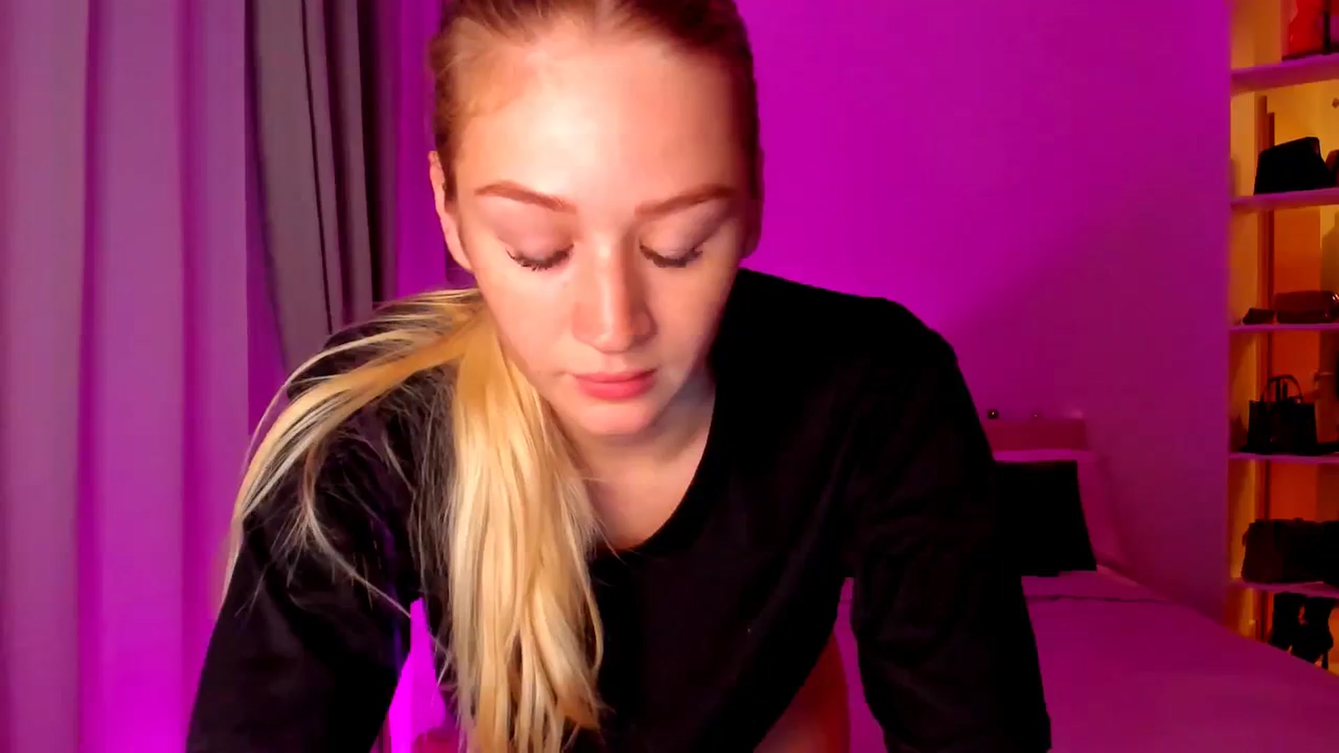 Gallery image thumbnail from CheckmyPeach's myfreecams stream on, 06/05/2024, 02:28 image 5 of 20