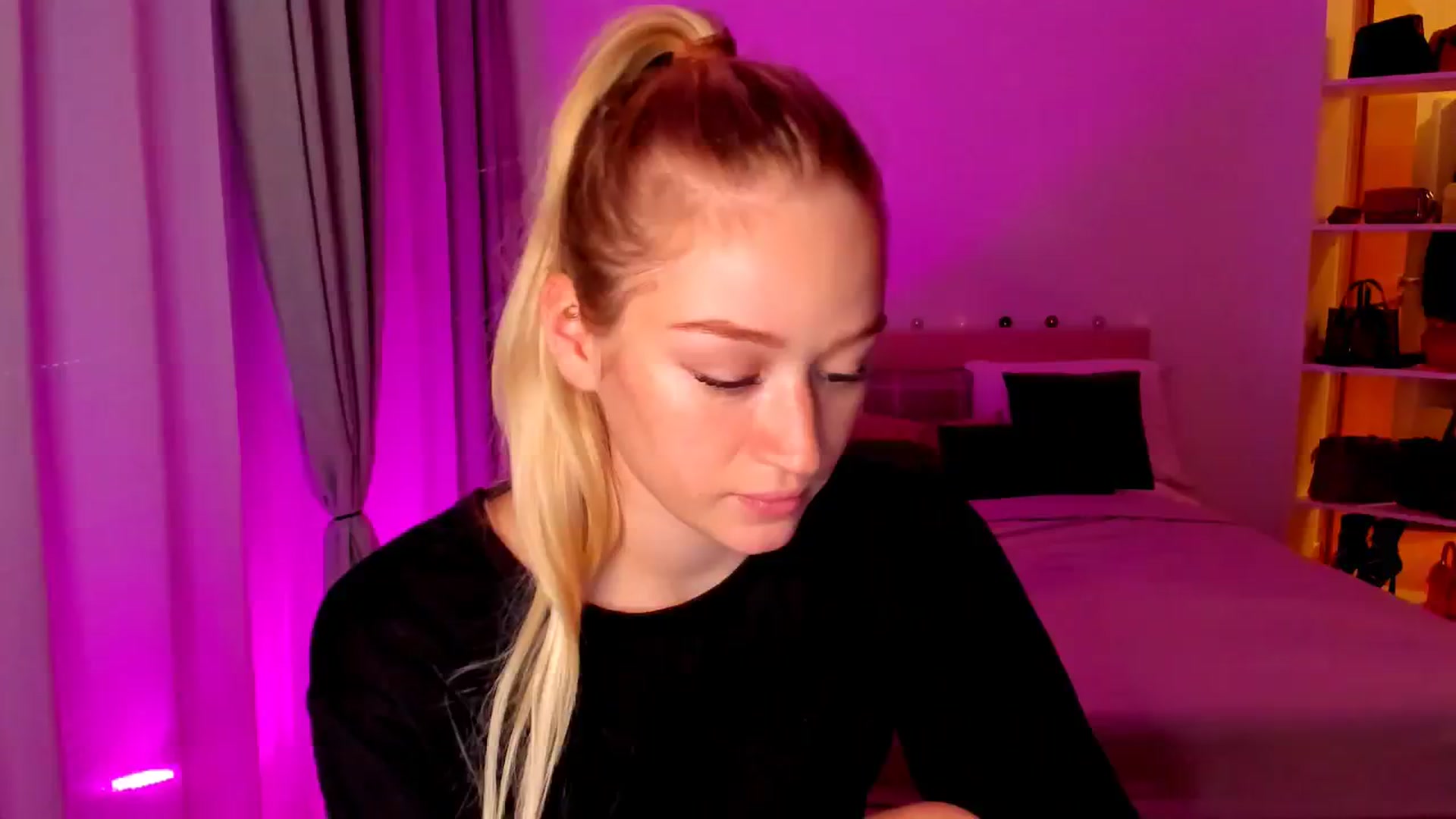 Gallery image thumbnail from CheckmyPeach's myfreecams stream on, 06/05/2024, 04:19 image 6 of 20
