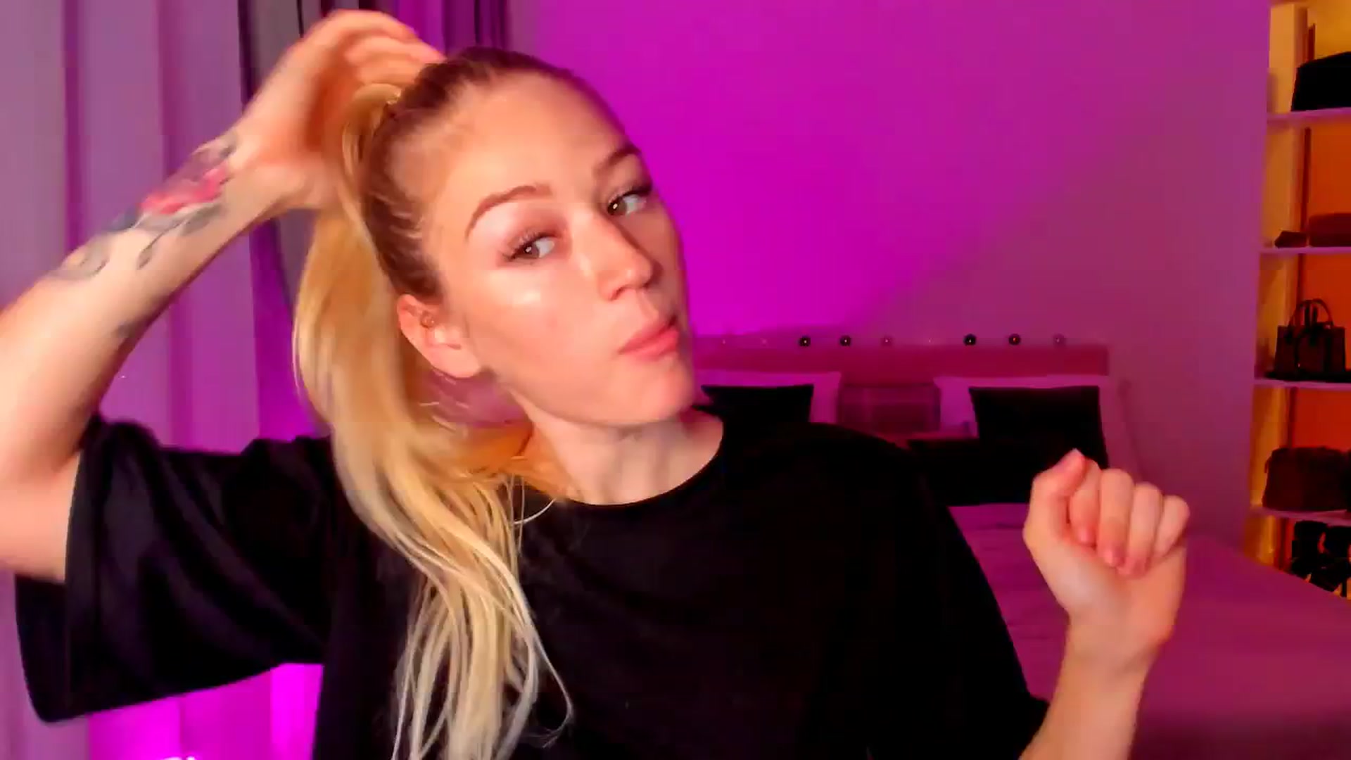 Gallery image thumbnail from CheckmyPeach's myfreecams stream on, 06/05/2024, 07:03 image 2 of 20