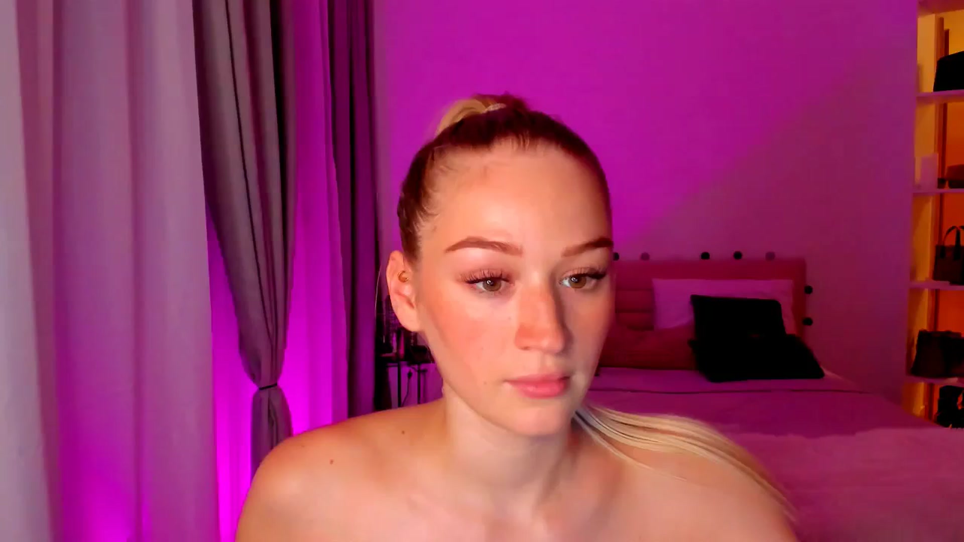 Gallery image thumbnail from CheckmyPeach's myfreecams stream on, 06/08/2024, 20:06 image 9 of 20