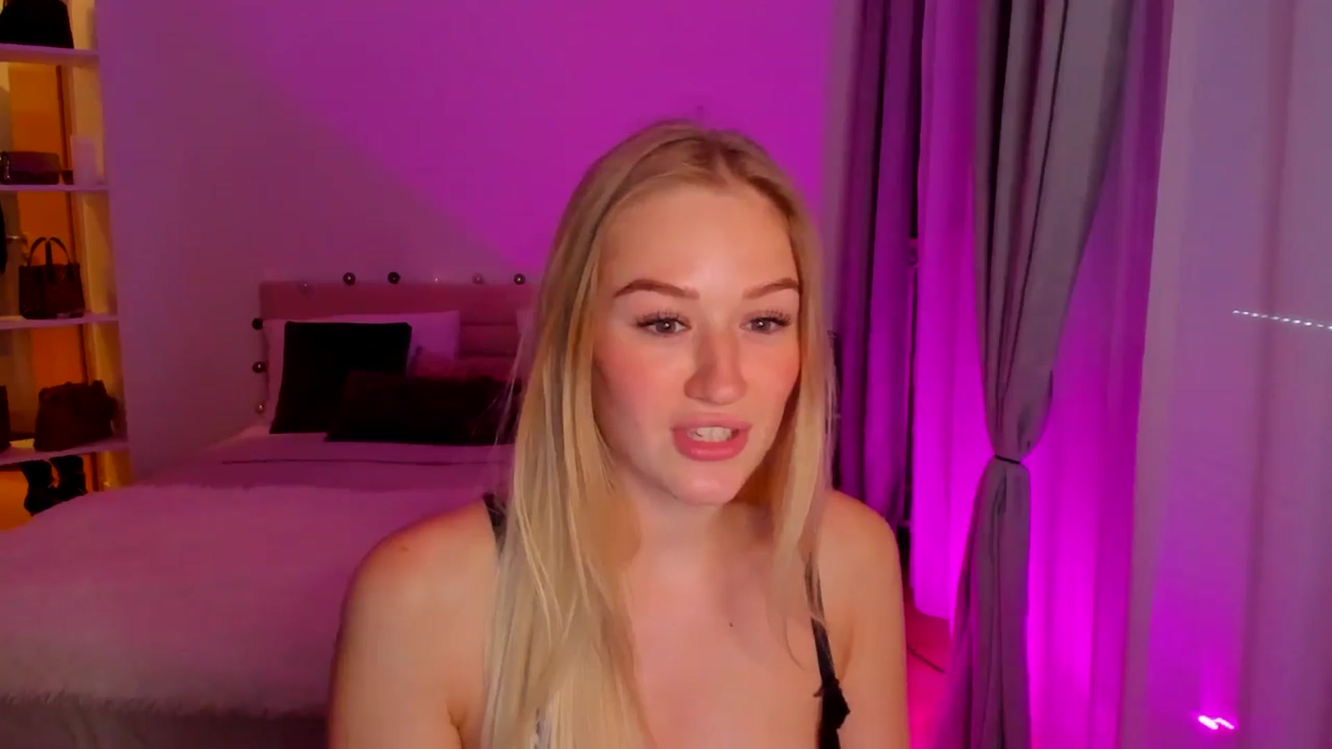 Gallery image thumbnail from CheckmyPeach's myfreecams stream on, 06/09/2024, 16:28 image 16 of 20