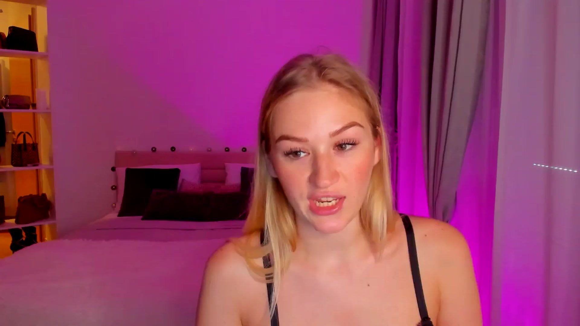 Gallery image thumbnail from CheckmyPeach's myfreecams stream on, 06/09/2024, 16:28 image 11 of 20