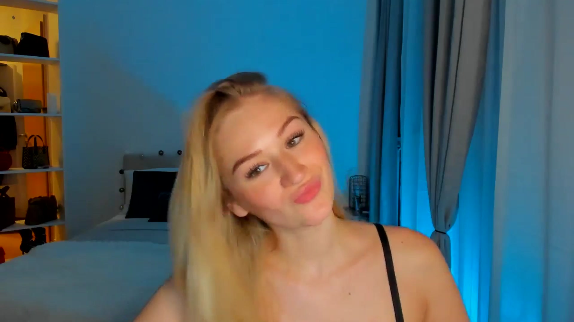 Gallery image thumbnail from CheckmyPeach's myfreecams stream on, 06/09/2024, 17:37 image 9 of 20