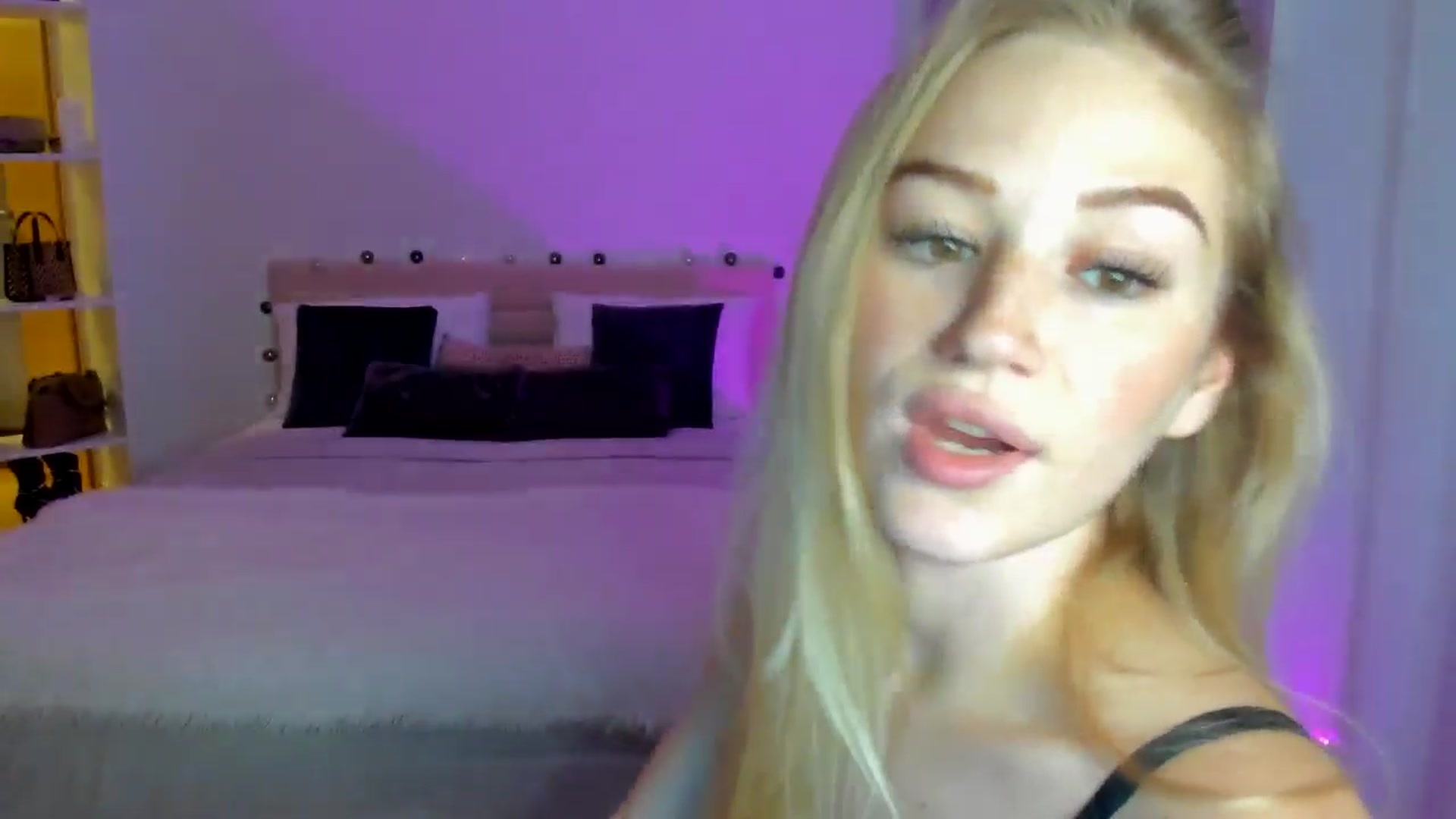 Gallery image thumbnail from CheckmyPeach's myfreecams stream on, 06/09/2024, 17:37 image 3 of 20