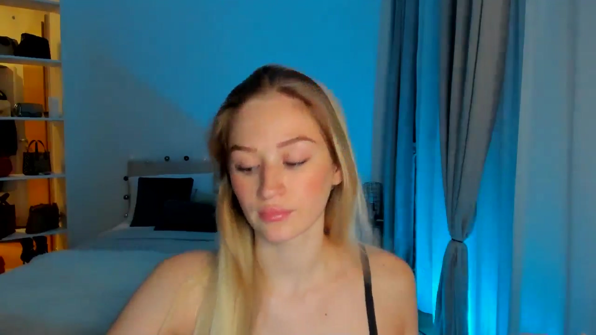 Gallery image thumbnail from CheckmyPeach's myfreecams stream on, 06/09/2024, 17:37 image 11 of 20