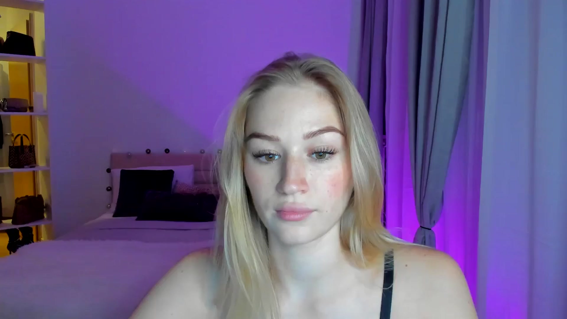 Gallery image thumbnail from CheckmyPeach's myfreecams stream on, 06/09/2024, 17:37 image 1 of 20