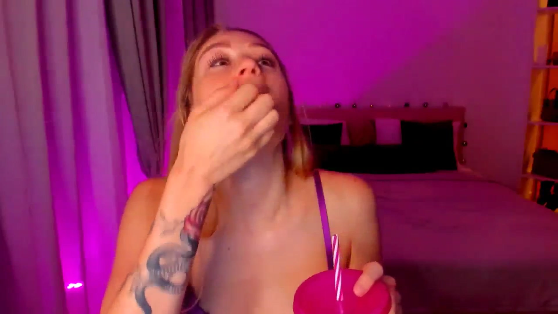 Gallery image thumbnail from CheckmyPeach's myfreecams stream on, 06/12/2024, 05:10 image 13 of 20