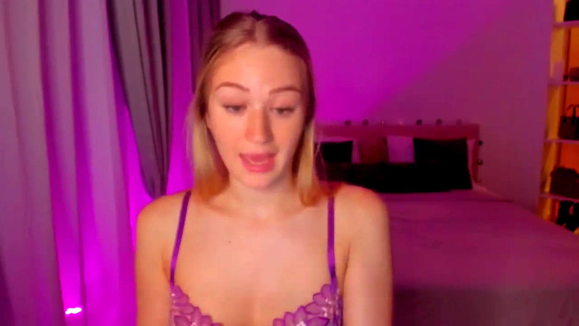 Gallery image thumbnail from CheckmyPeach's myfreecams stream on, 06/12/2024, 05:10 image 14 of 20
