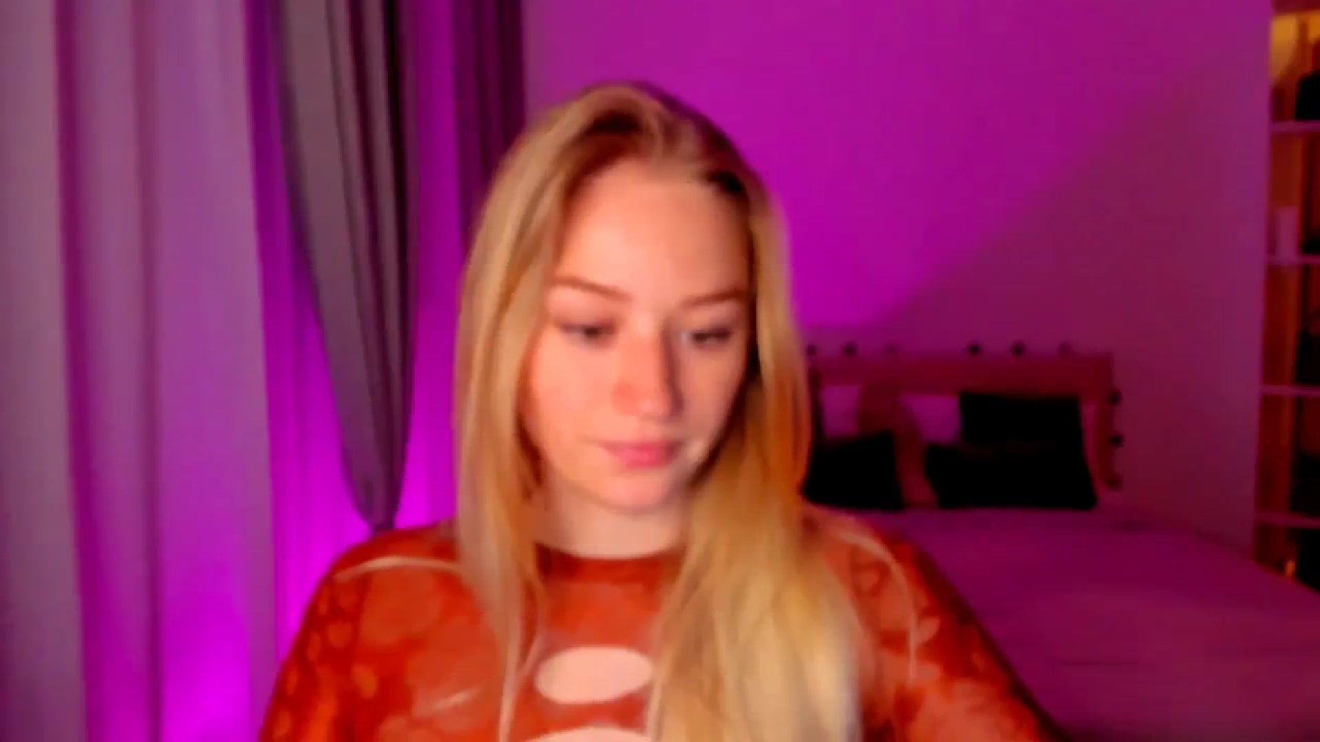 Gallery image thumbnail from CheckmyPeach's myfreecams stream on, 06/13/2024, 02:43 image 15 of 20