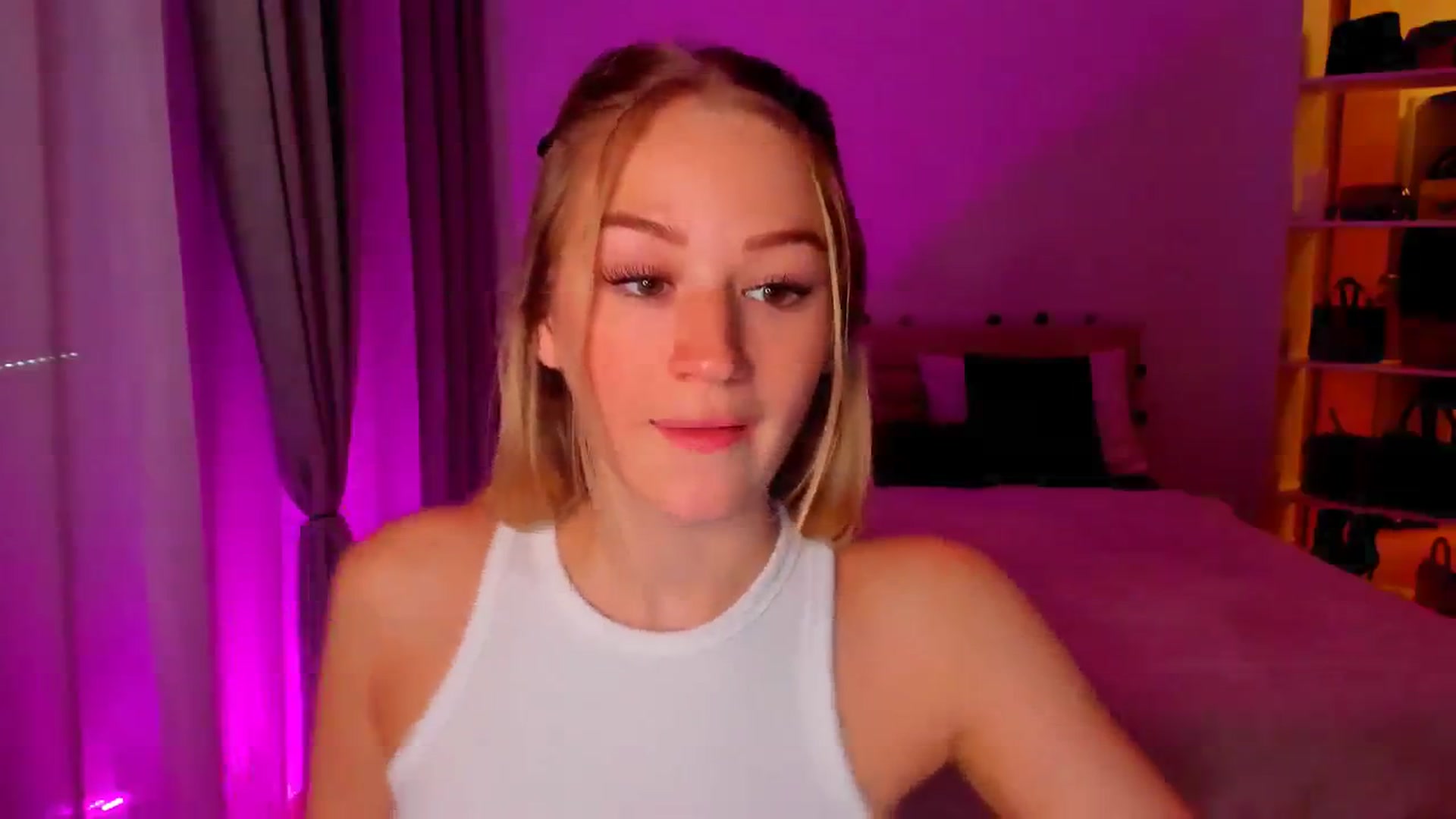 Gallery image thumbnail from CheckmyPeach's myfreecams stream on, 06/15/2024, 17:05 image 10 of 20
