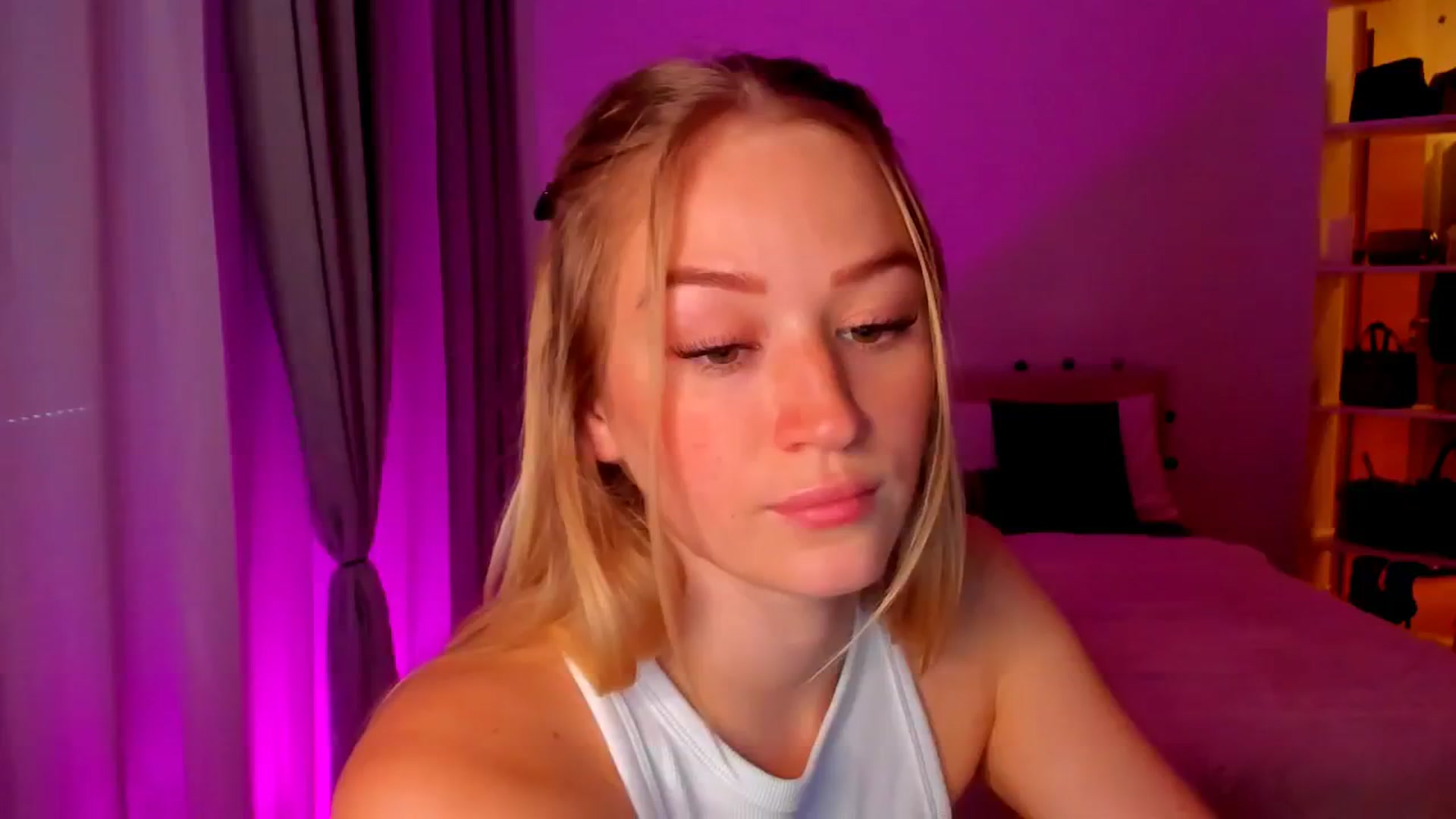 Gallery image thumbnail from CheckmyPeach's myfreecams stream on, 06/15/2024, 17:36 image 2 of 20