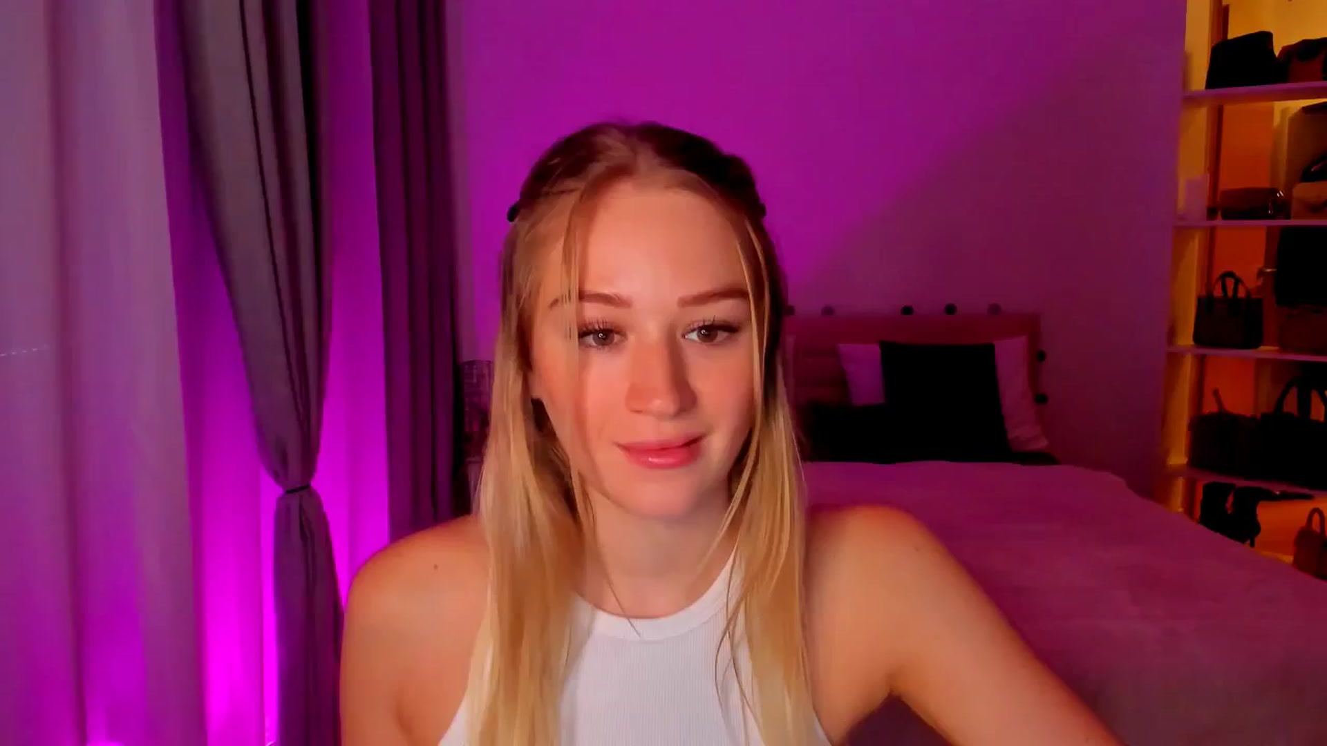 Gallery image thumbnail from CheckmyPeach's myfreecams stream on, 06/15/2024, 17:49 image 11 of 20