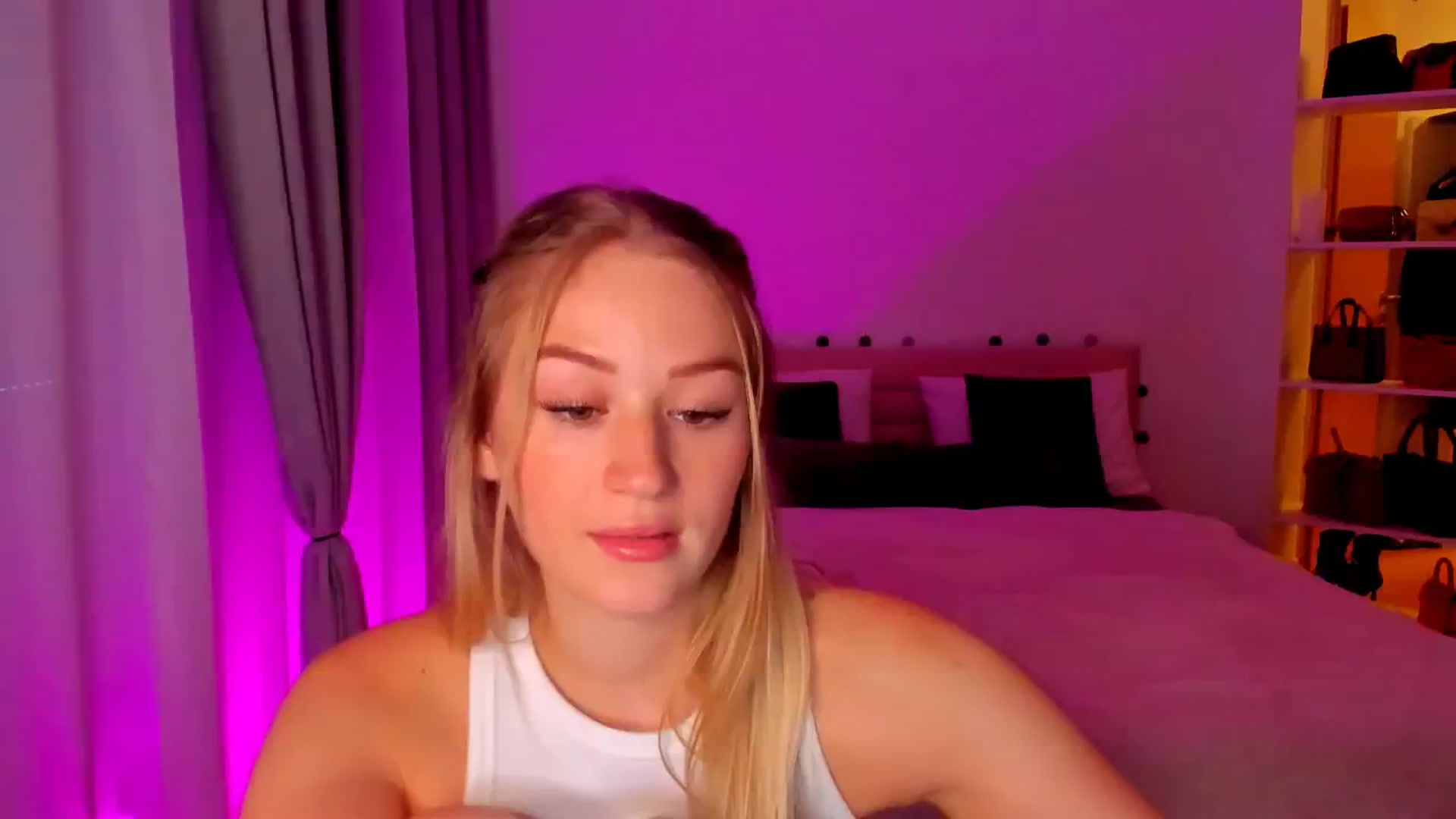 Gallery image thumbnail from CheckmyPeach's myfreecams stream on, 06/15/2024, 17:49 image 7 of 20