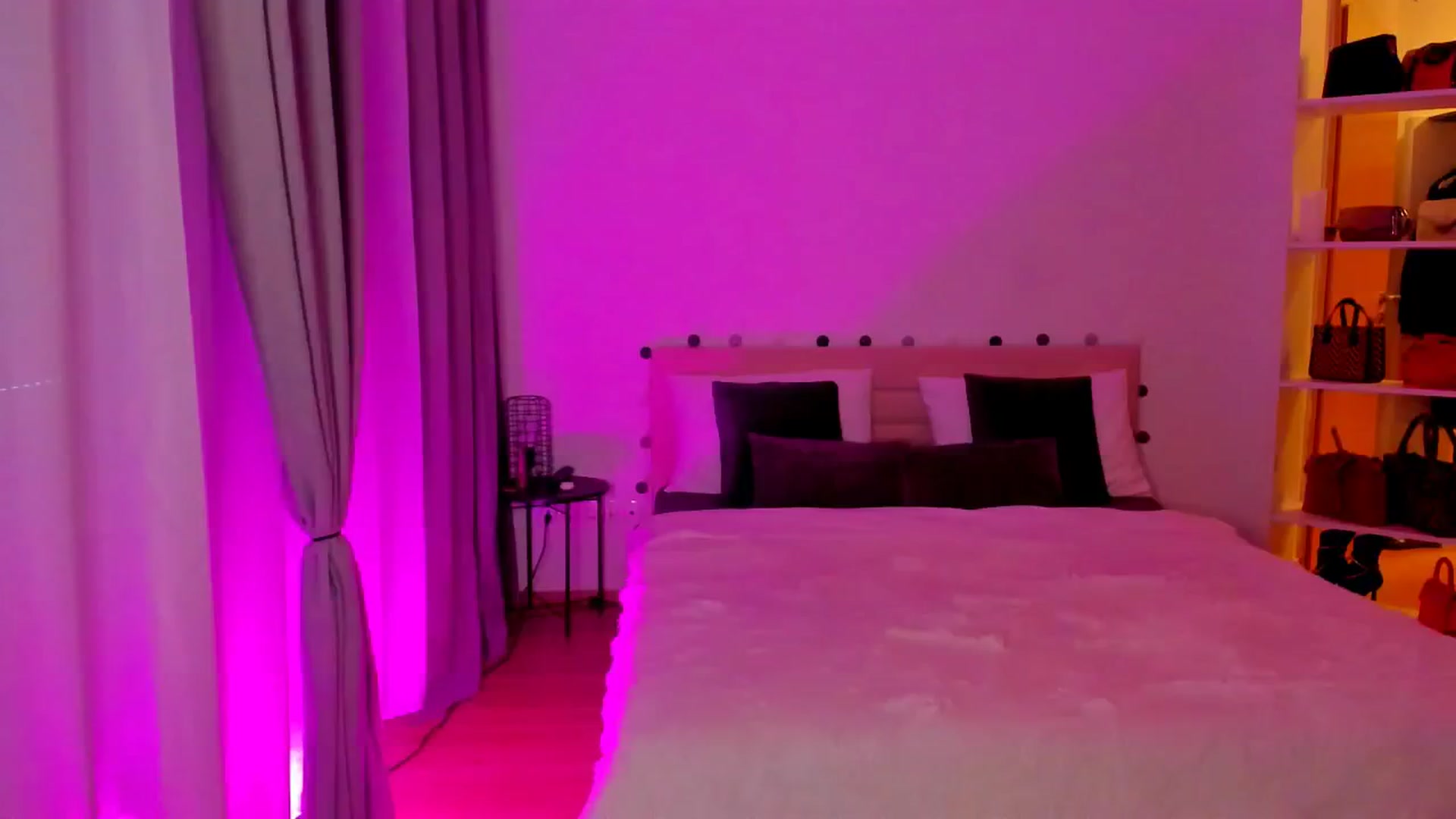 Gallery image thumbnail from CheckmyPeach's myfreecams stream on, 06/15/2024, 17:49 image 1 of 20