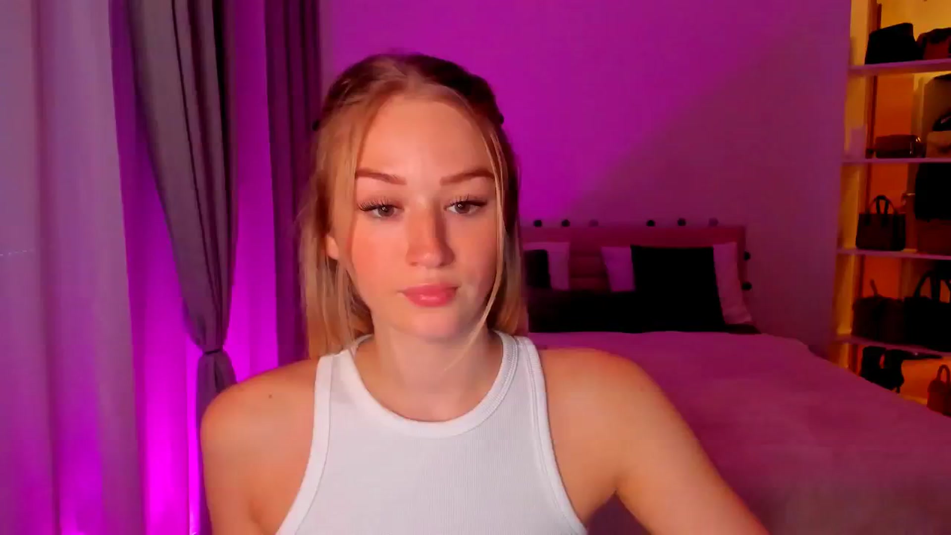 Gallery image thumbnail from CheckmyPeach's myfreecams stream on, 06/15/2024, 17:49 image 16 of 20