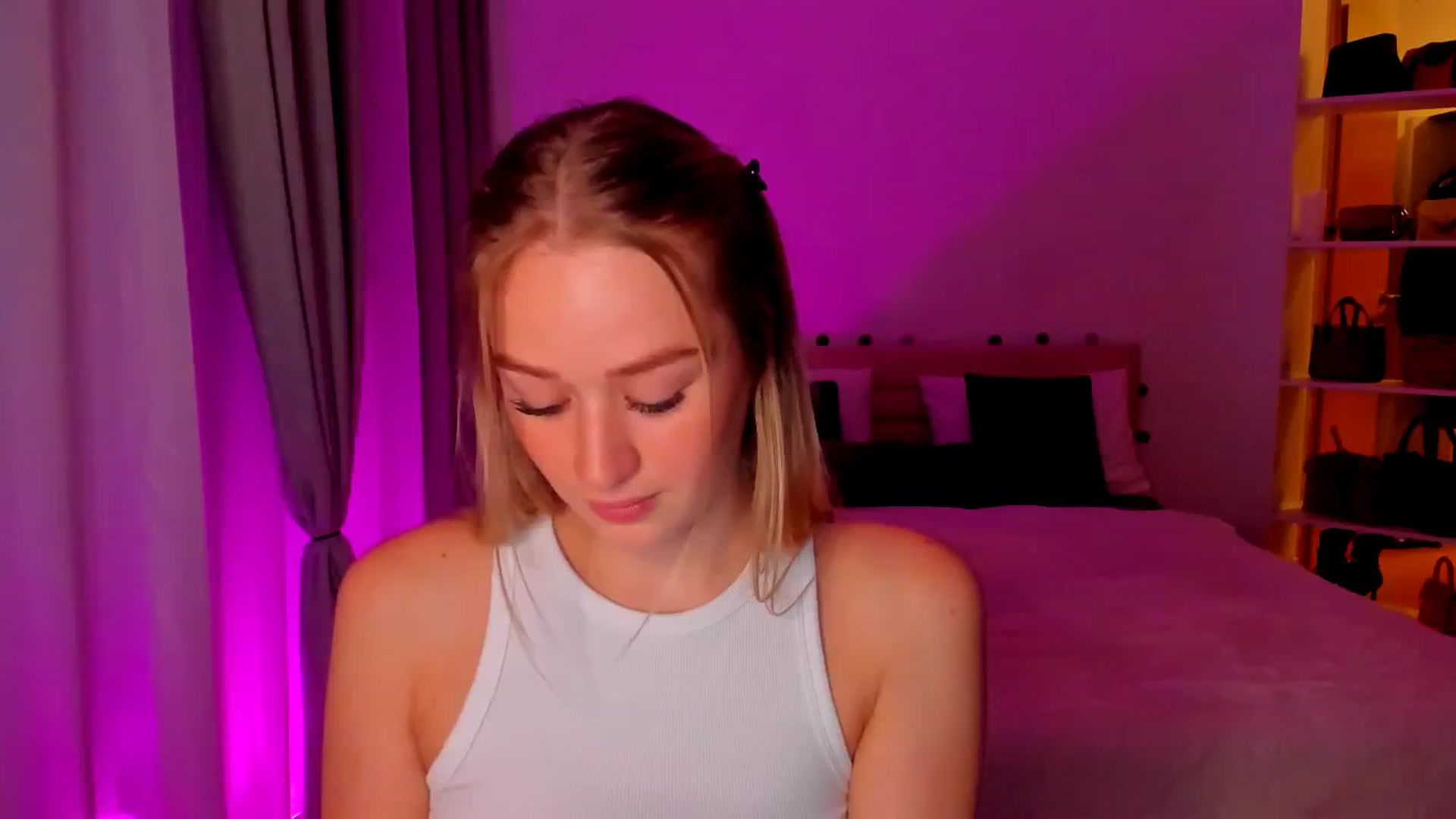 Gallery image thumbnail from CheckmyPeach's myfreecams stream on, 06/15/2024, 18:27 image 6 of 20