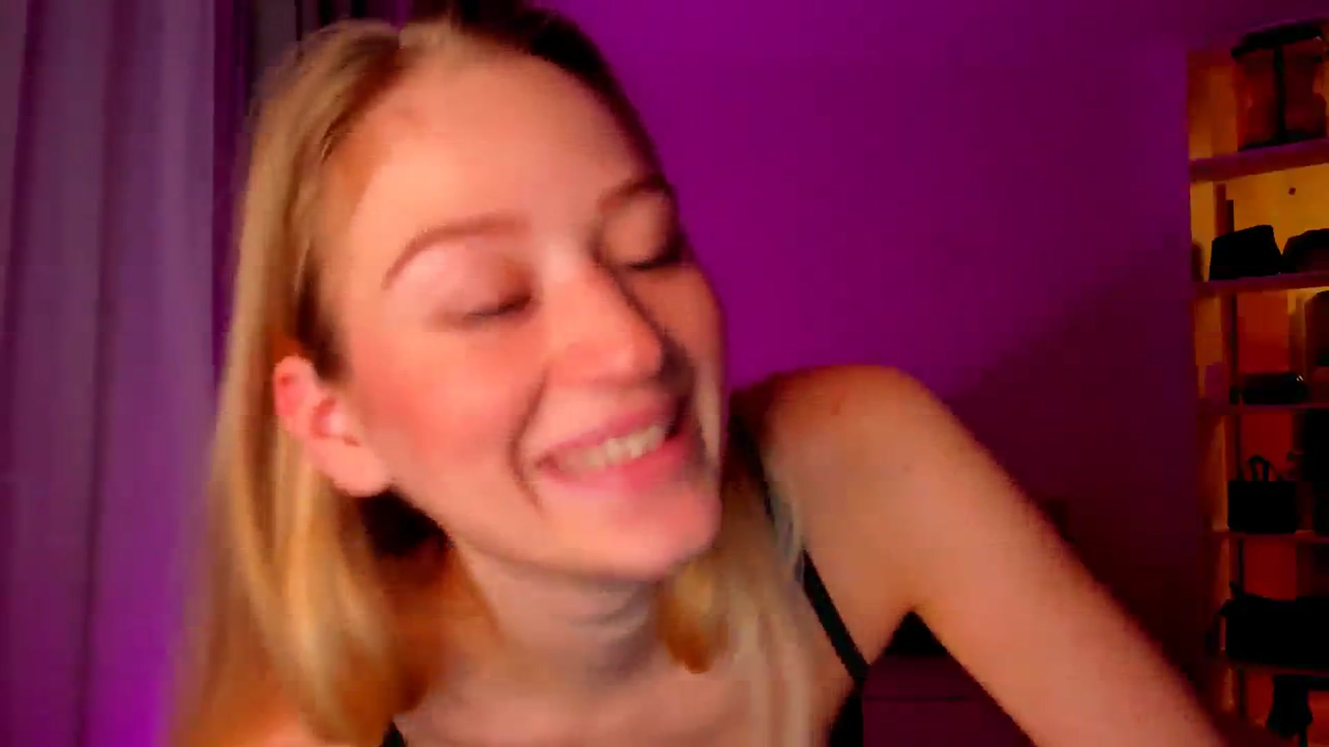 Gallery image thumbnail from CheckmyPeach's myfreecams stream on, 06/19/2024, 04:17 image 16 of 20