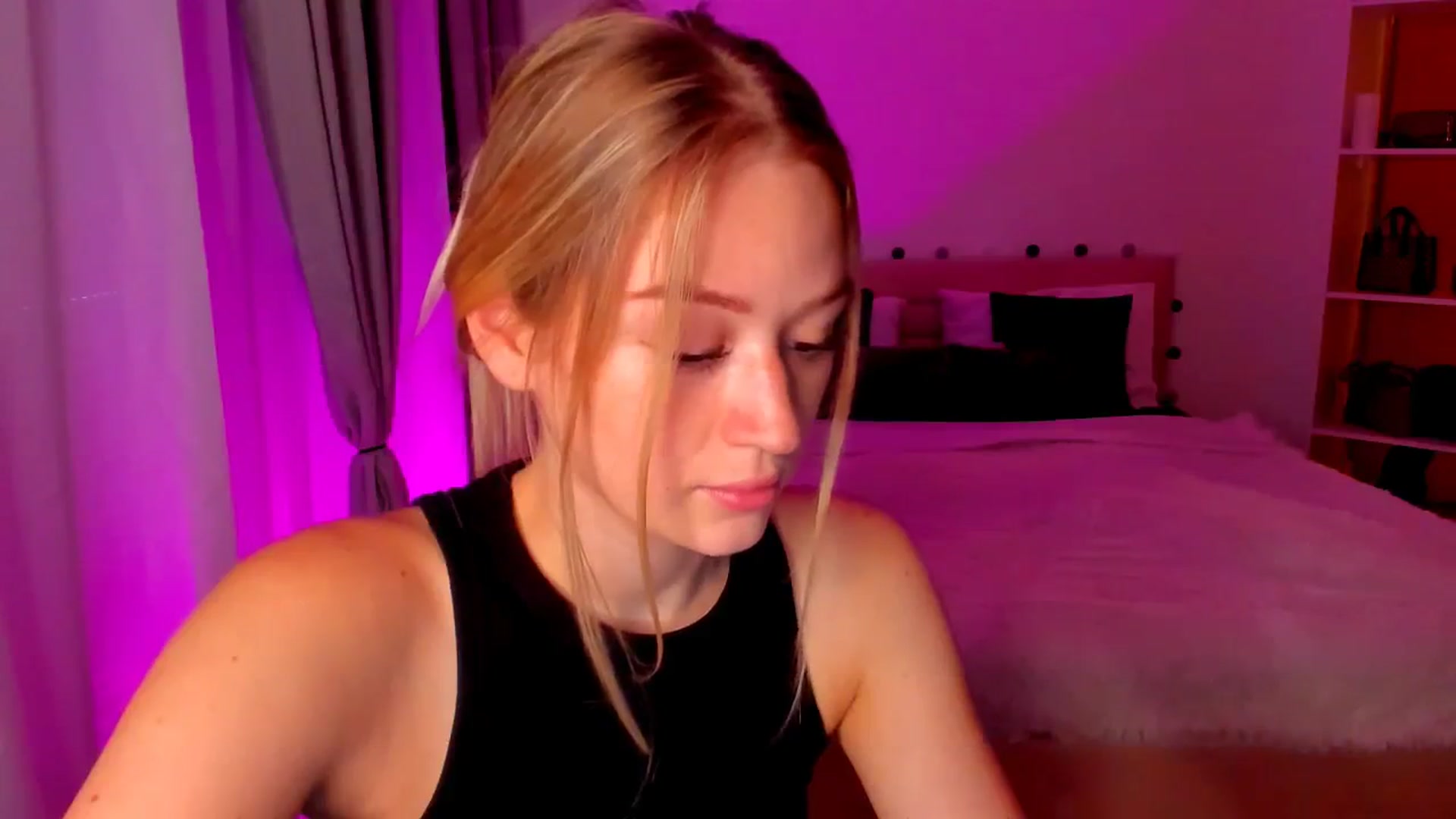 Gallery image thumbnail from CheckmyPeach's myfreecams stream on, 06/21/2024, 04:29 image 16 of 20