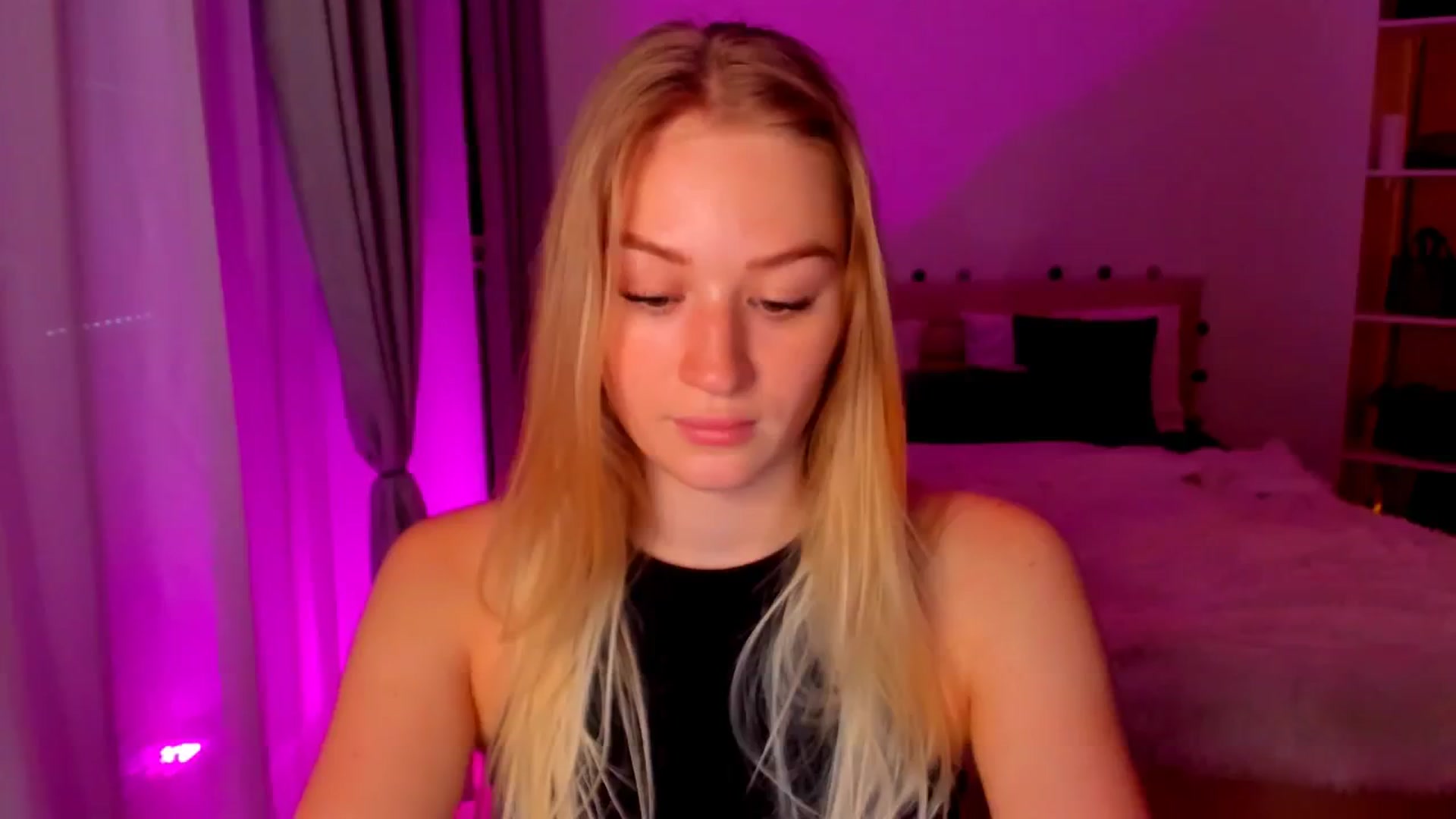 Gallery image thumbnail from CheckmyPeach's myfreecams stream on, 06/21/2024, 07:13 image 7 of 20