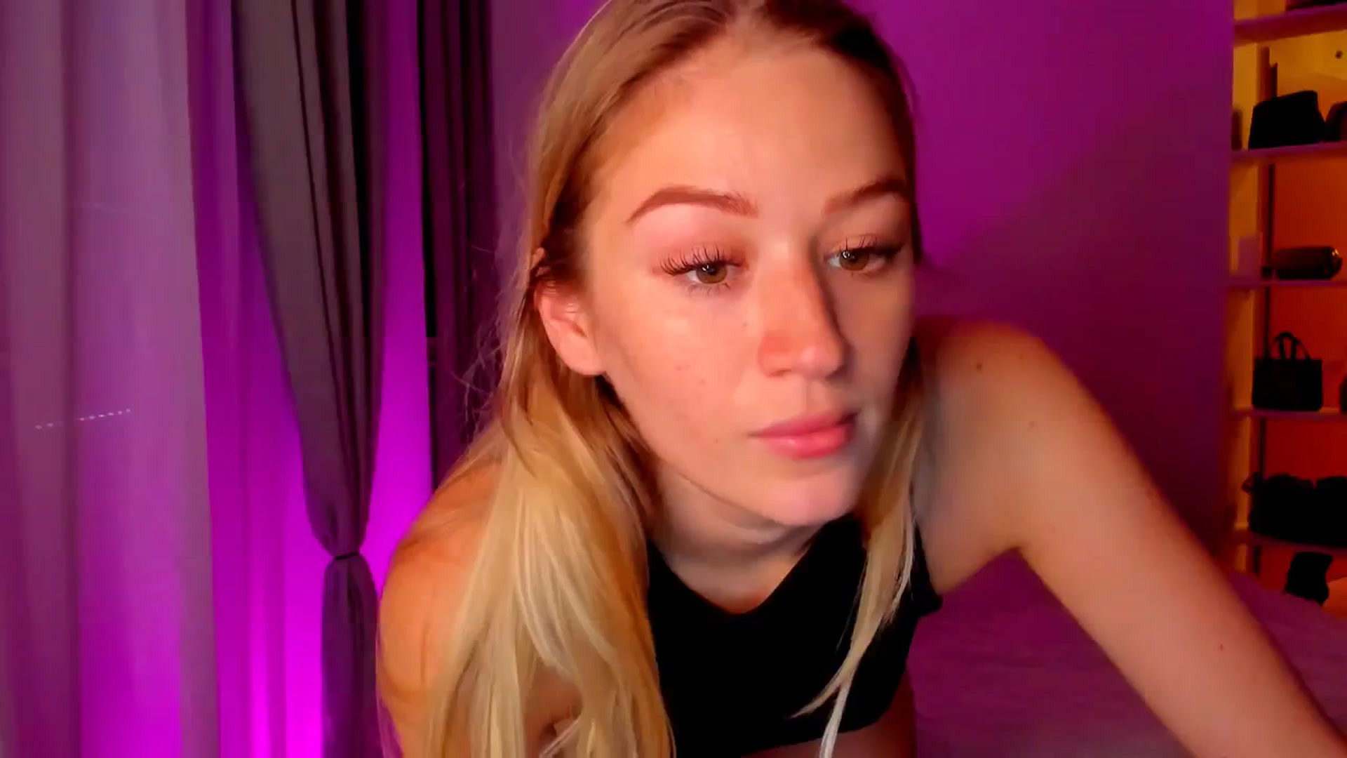 Gallery image thumbnail from CheckmyPeach's myfreecams stream on, 06/21/2024, 08:23 image 13 of 20