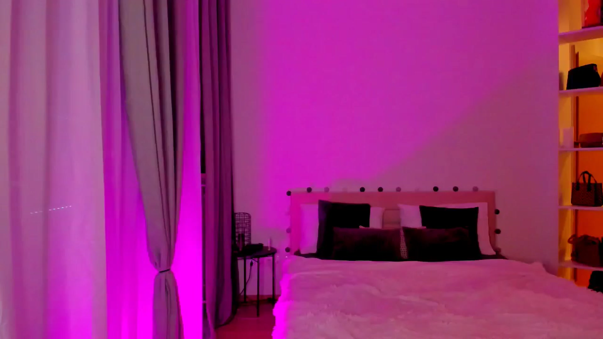 Gallery image thumbnail from CheckmyPeach's myfreecams stream on, 06/21/2024, 08:23 image 3 of 20