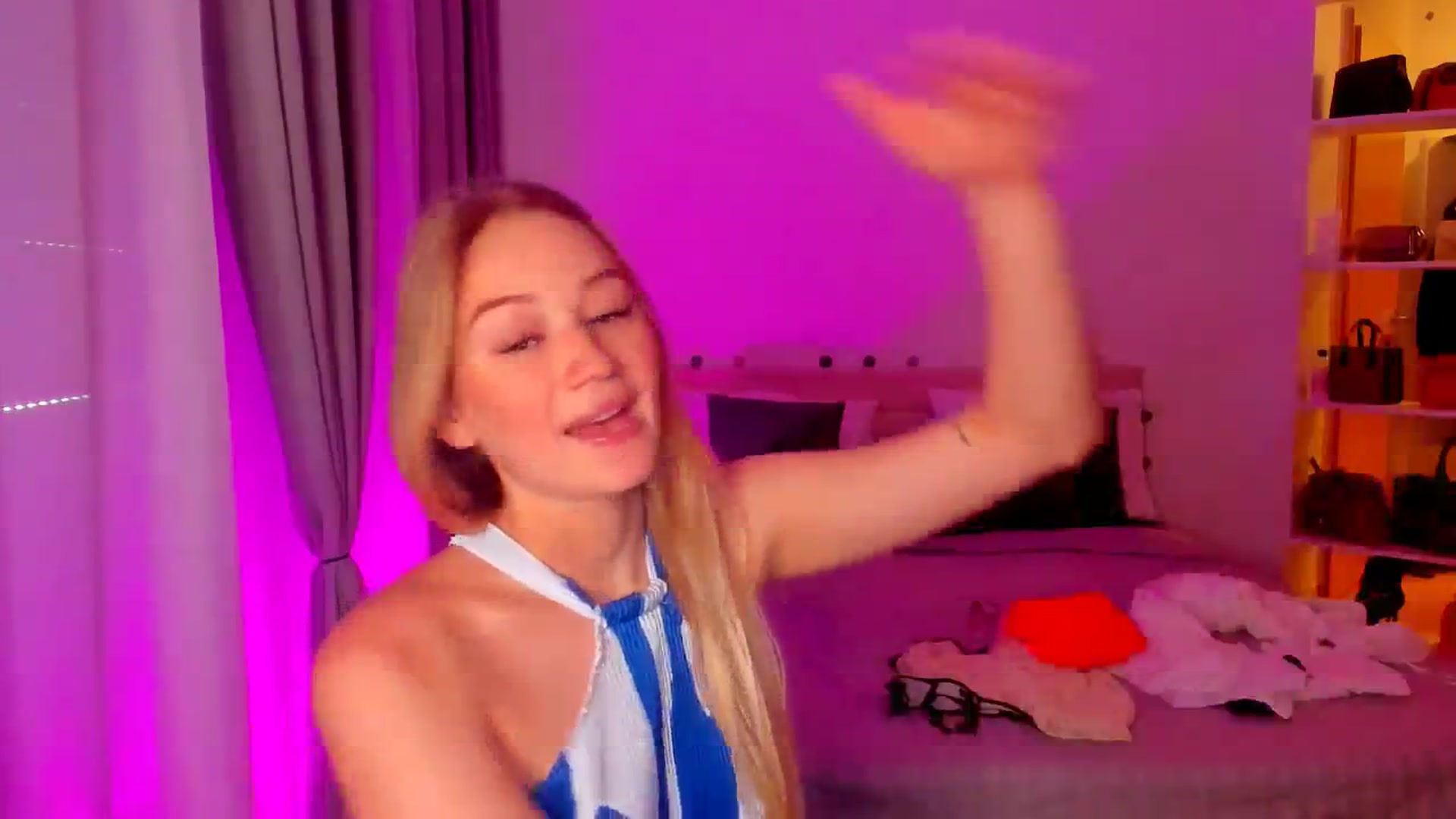 Gallery image thumbnail from CheckmyPeach's myfreecams stream on, 06/22/2024, 16:12 image 9 of 20