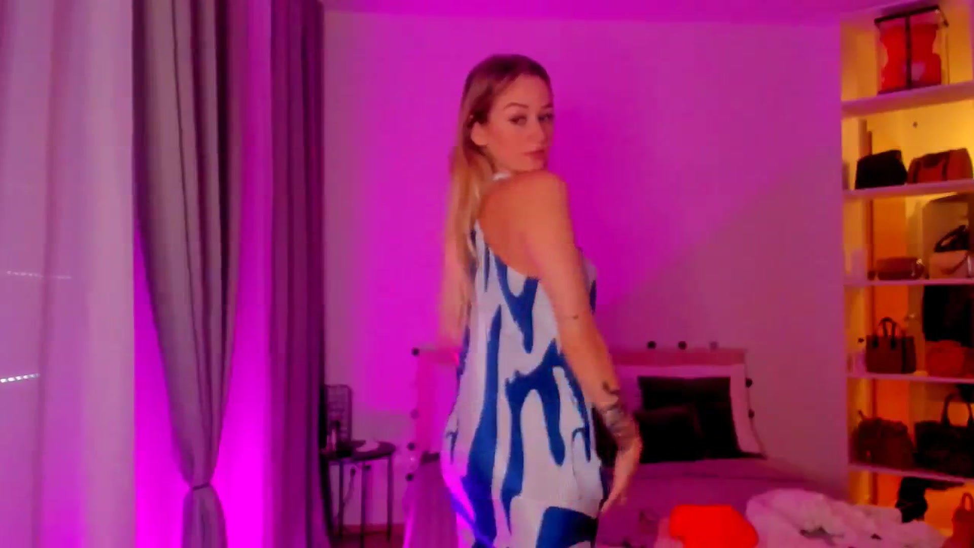 Gallery image thumbnail from CheckmyPeach's myfreecams stream on, 06/22/2024, 16:12 image 8 of 20