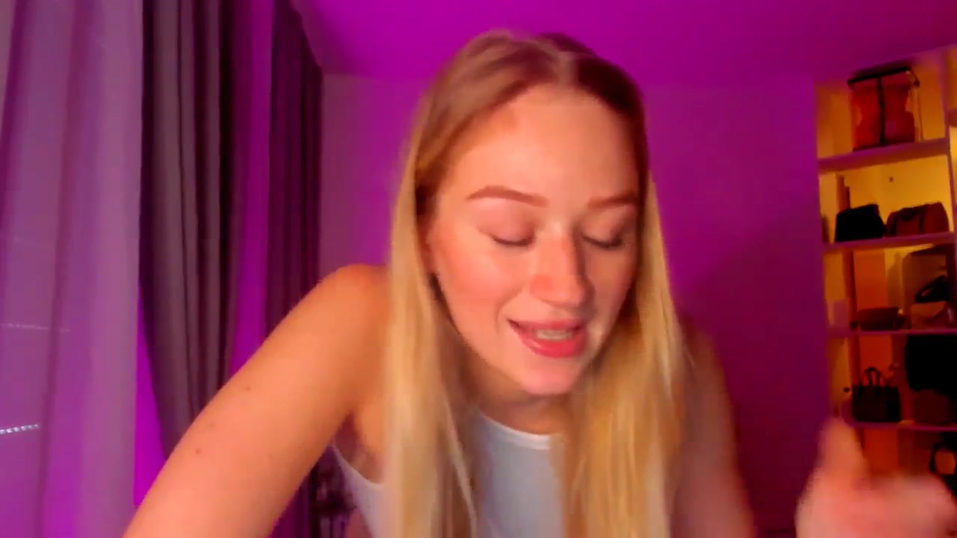 Gallery image thumbnail from CheckmyPeach's myfreecams stream on, 06/22/2024, 16:12 image 6 of 20