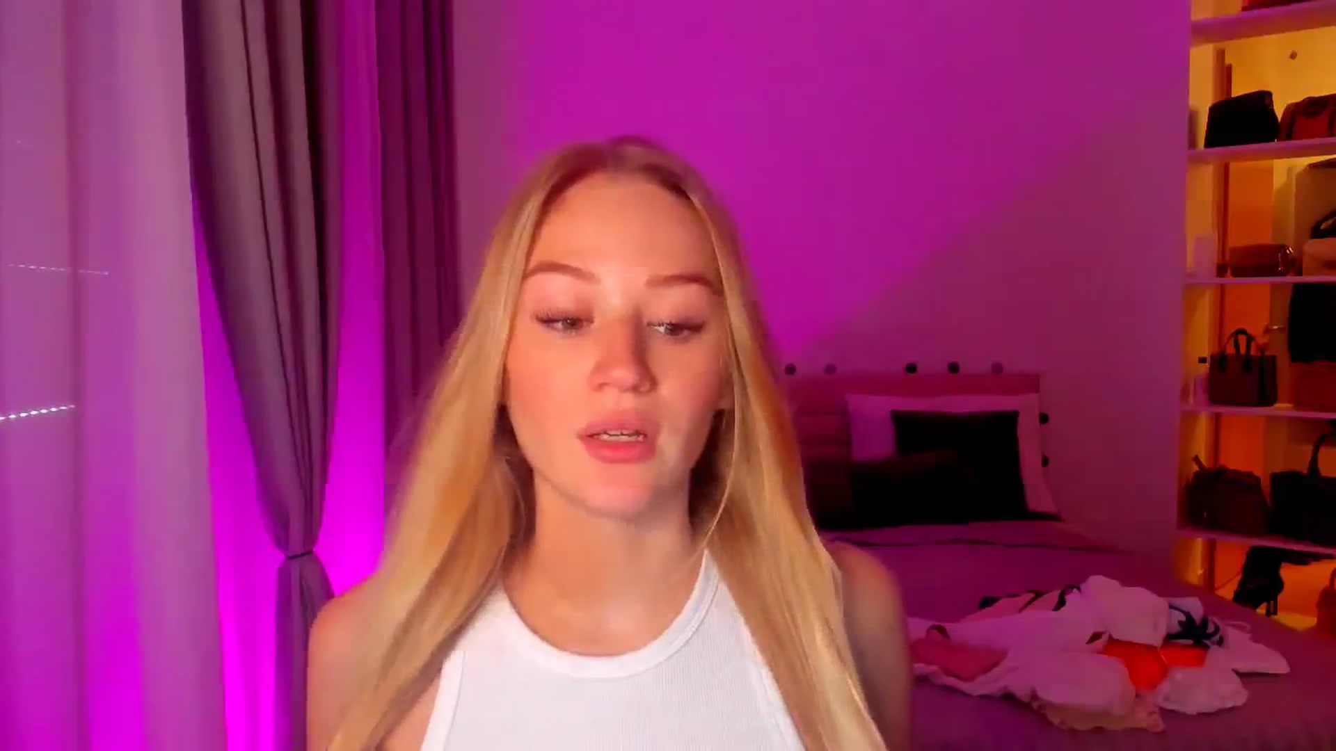 Gallery image thumbnail from CheckmyPeach's myfreecams stream on, 06/22/2024, 16:12 image 2 of 20