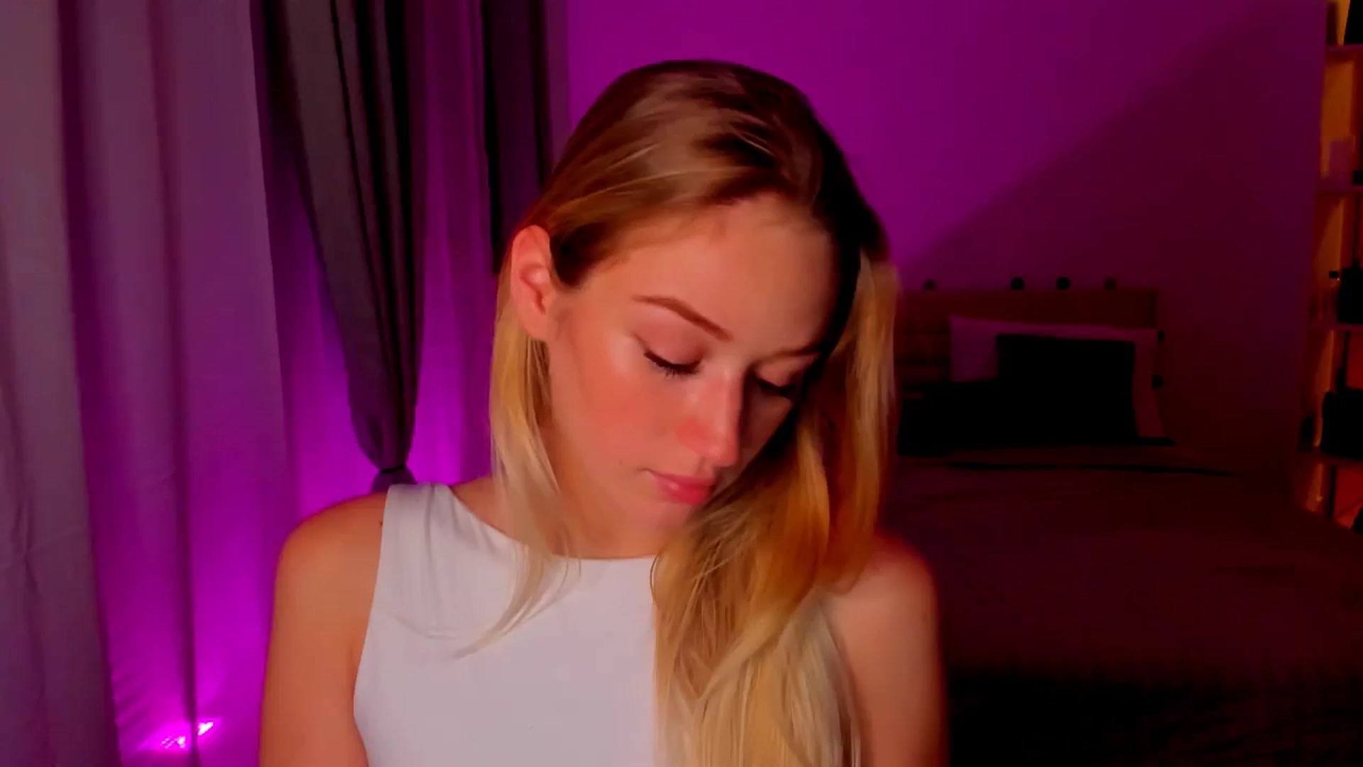 Gallery image thumbnail from CheckmyPeach's myfreecams stream on, 06/22/2024, 22:51 image 3 of 20