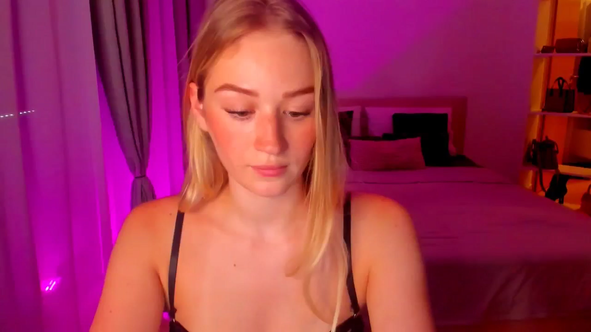 Gallery image thumbnail from CheckmyPeach's myfreecams stream on, 07/07/2024, 15:54 image 3 of 20