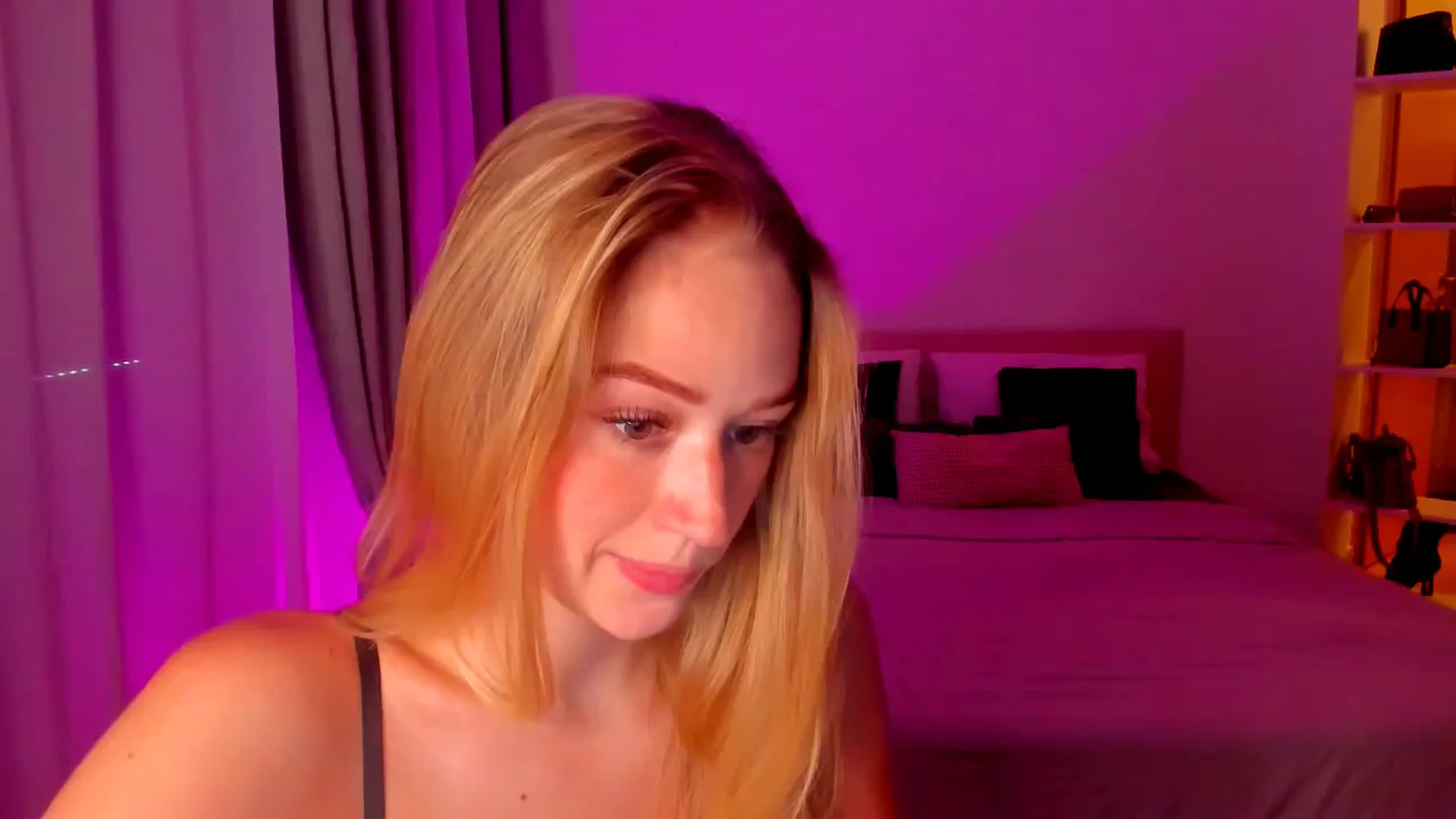 Gallery image thumbnail from CheckmyPeach's myfreecams stream on, 07/07/2024, 15:54 image 14 of 20