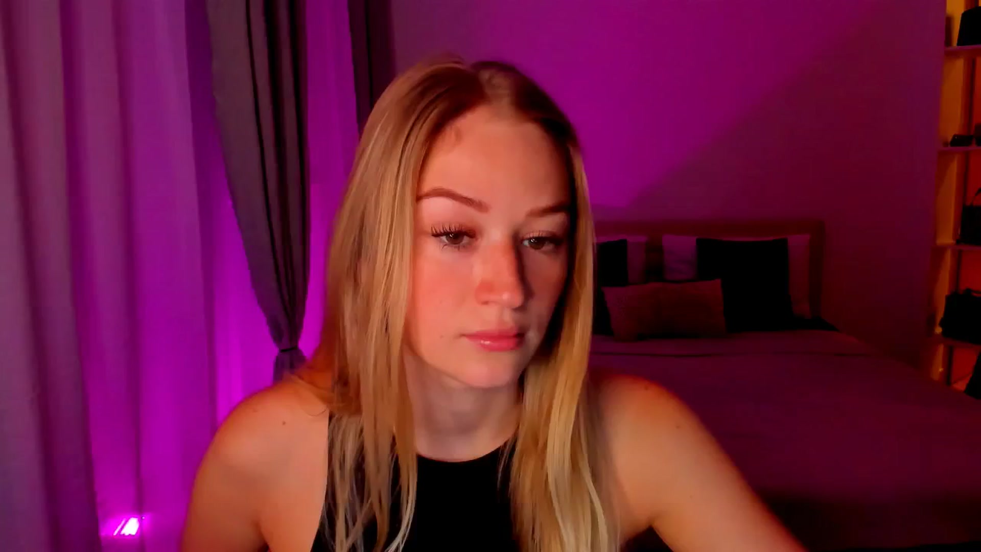 Gallery image thumbnail from CheckmyPeach's myfreecams stream on, 07/10/2024, 02:52 image 8 of 20