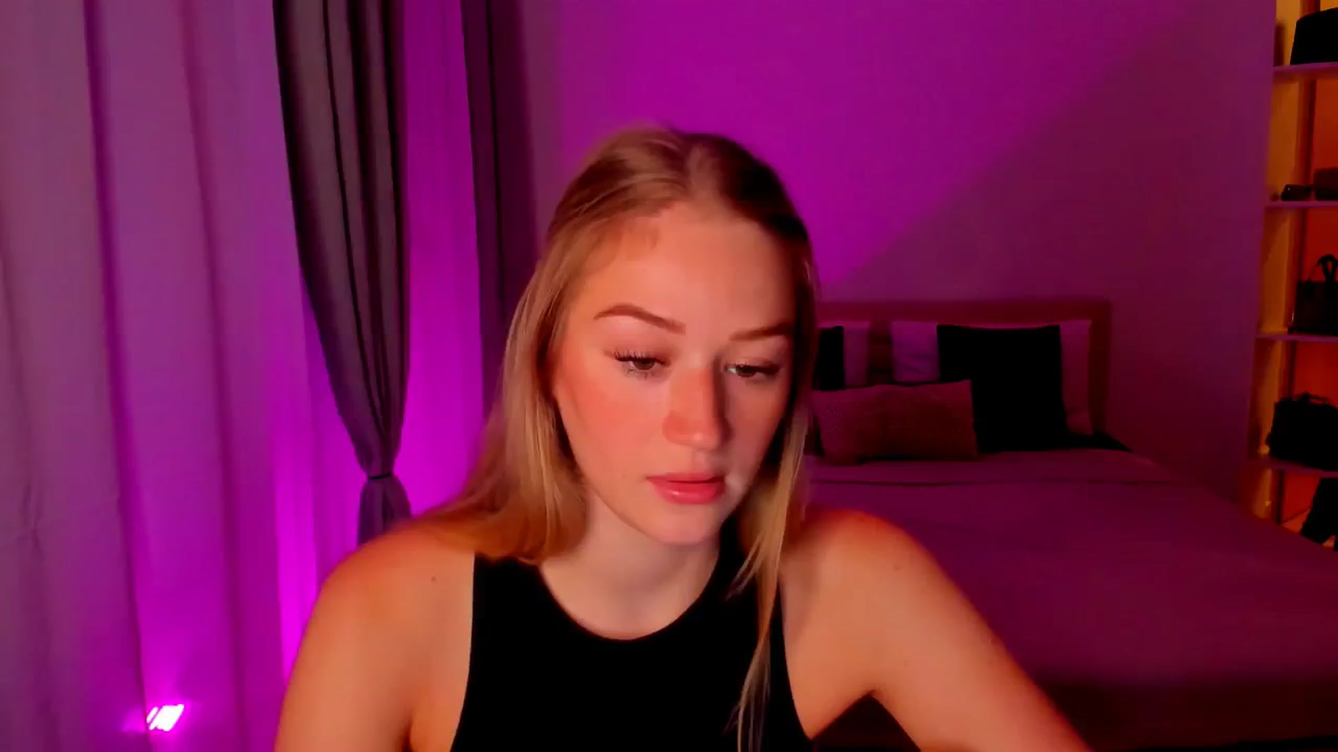 Gallery image thumbnail from CheckmyPeach's myfreecams stream on, 07/10/2024, 02:52 image 15 of 20