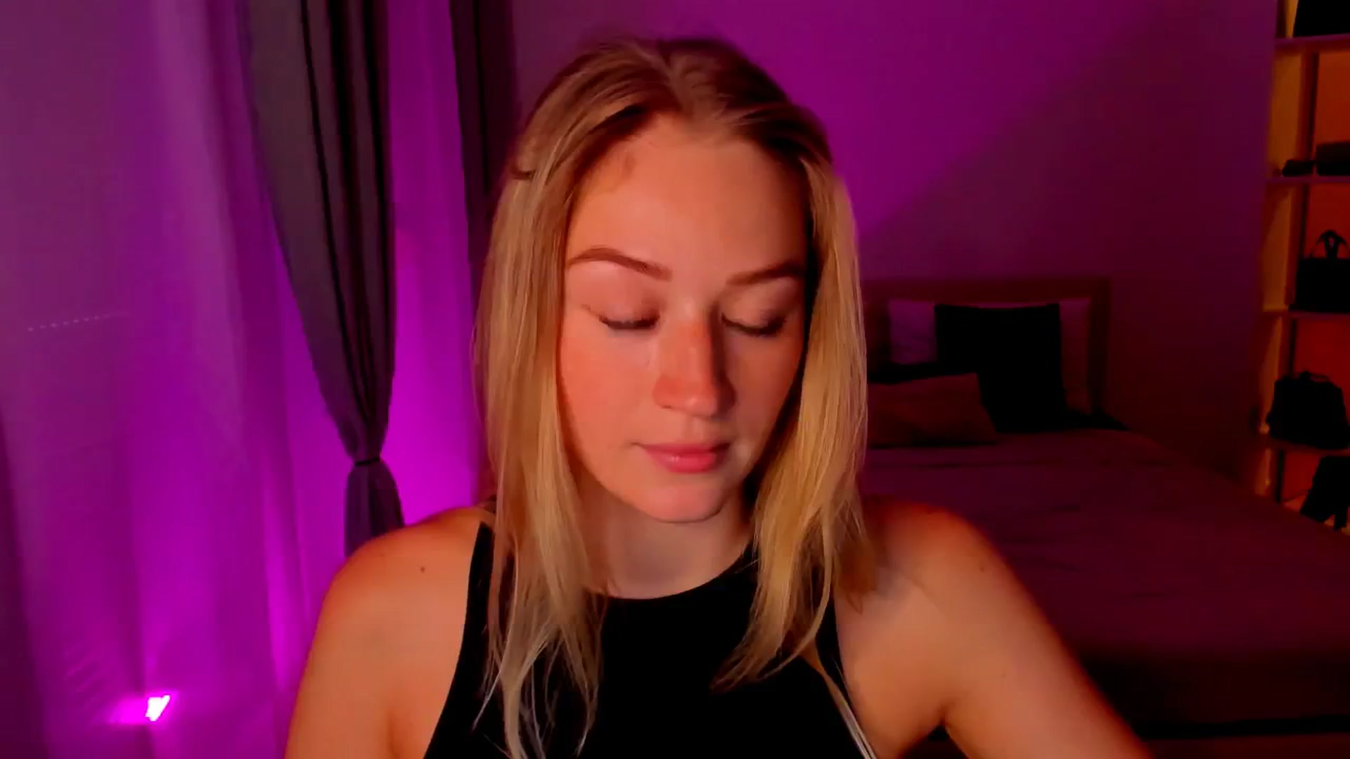 Gallery image thumbnail from CheckmyPeach's myfreecams stream on, 07/10/2024, 06:07 image 7 of 20