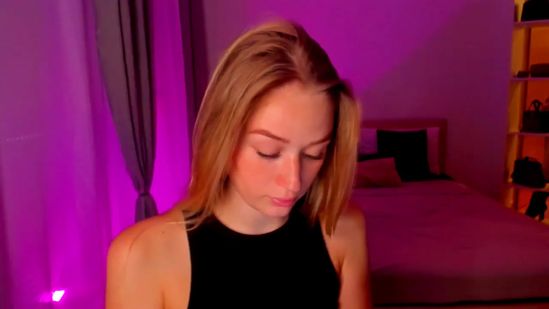 Gallery image thumbnail from CheckmyPeach's myfreecams stream on, 07/10/2024, 06:07 image 15 of 20