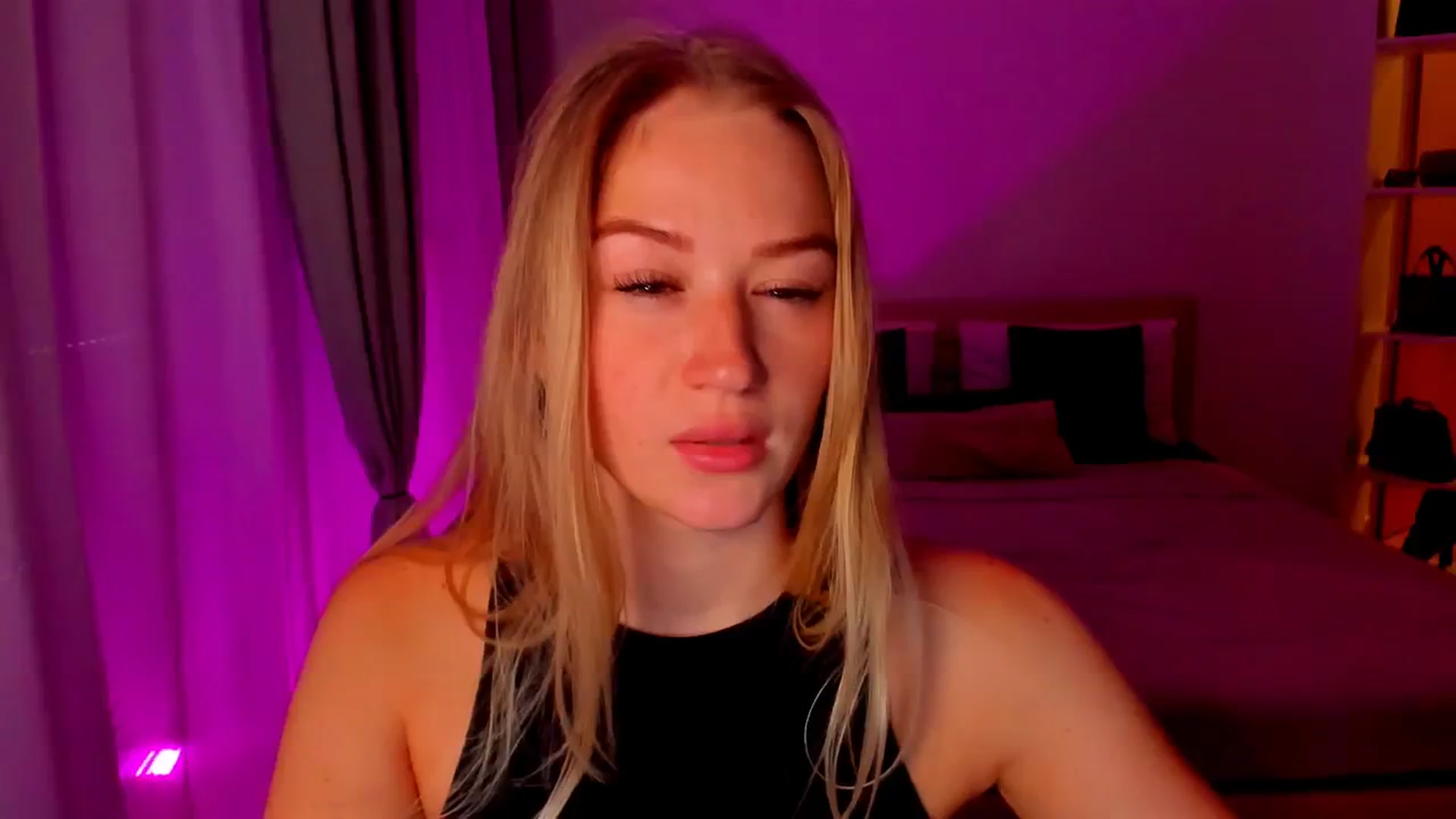 Gallery image thumbnail from CheckmyPeach's myfreecams stream on, 07/10/2024, 06:07 image 10 of 20