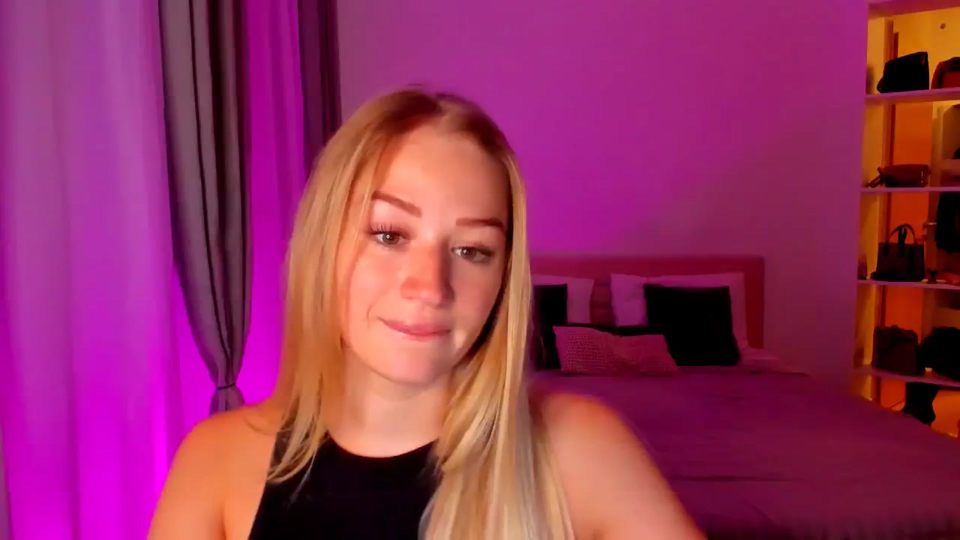 Gallery image thumbnail from CheckmyPeach's myfreecams stream on, 07/20/2024, 19:30 image 7 of 20