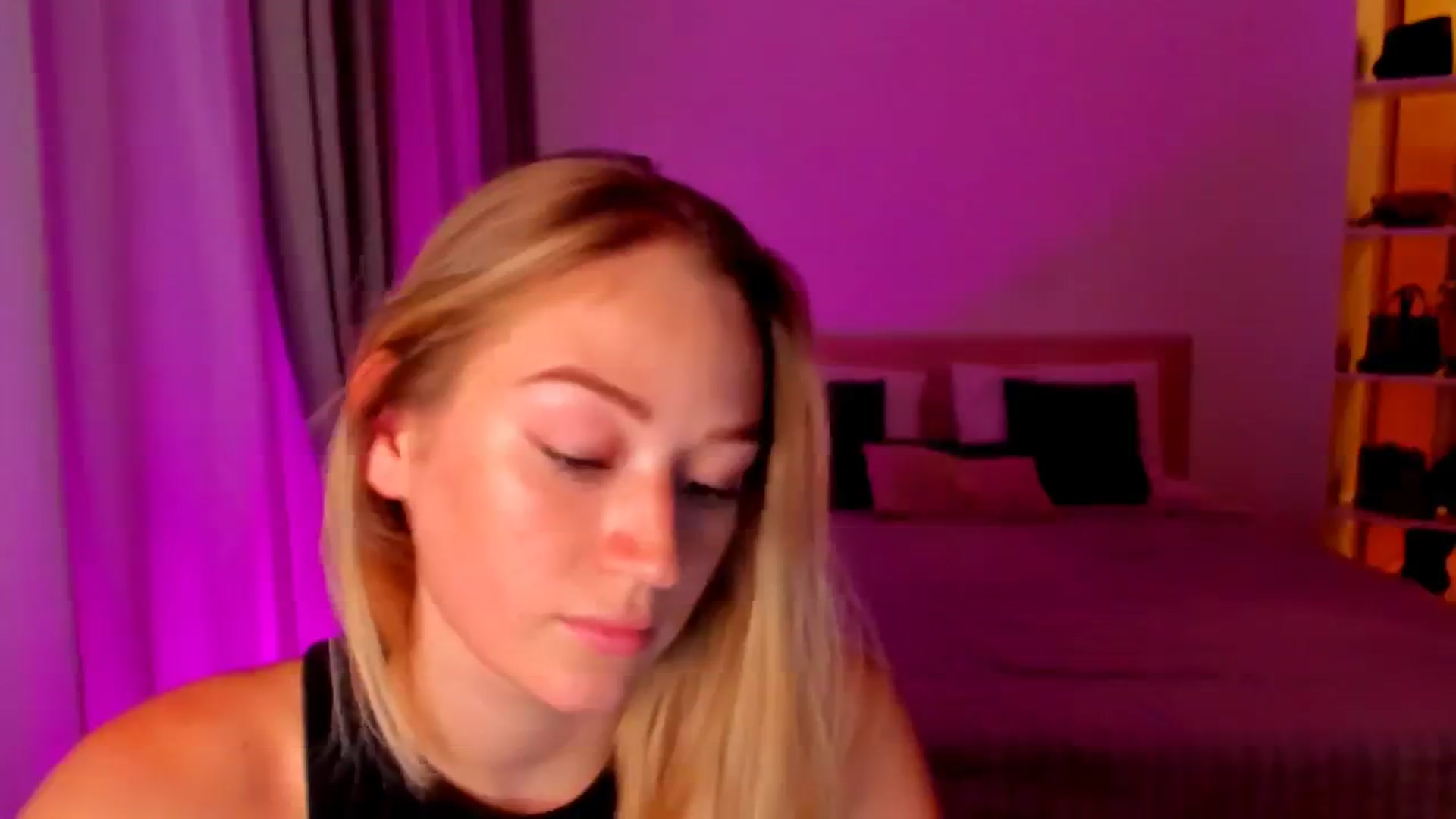 Gallery image thumbnail from CheckmyPeach's myfreecams stream on, 07/20/2024, 19:30 image 15 of 20