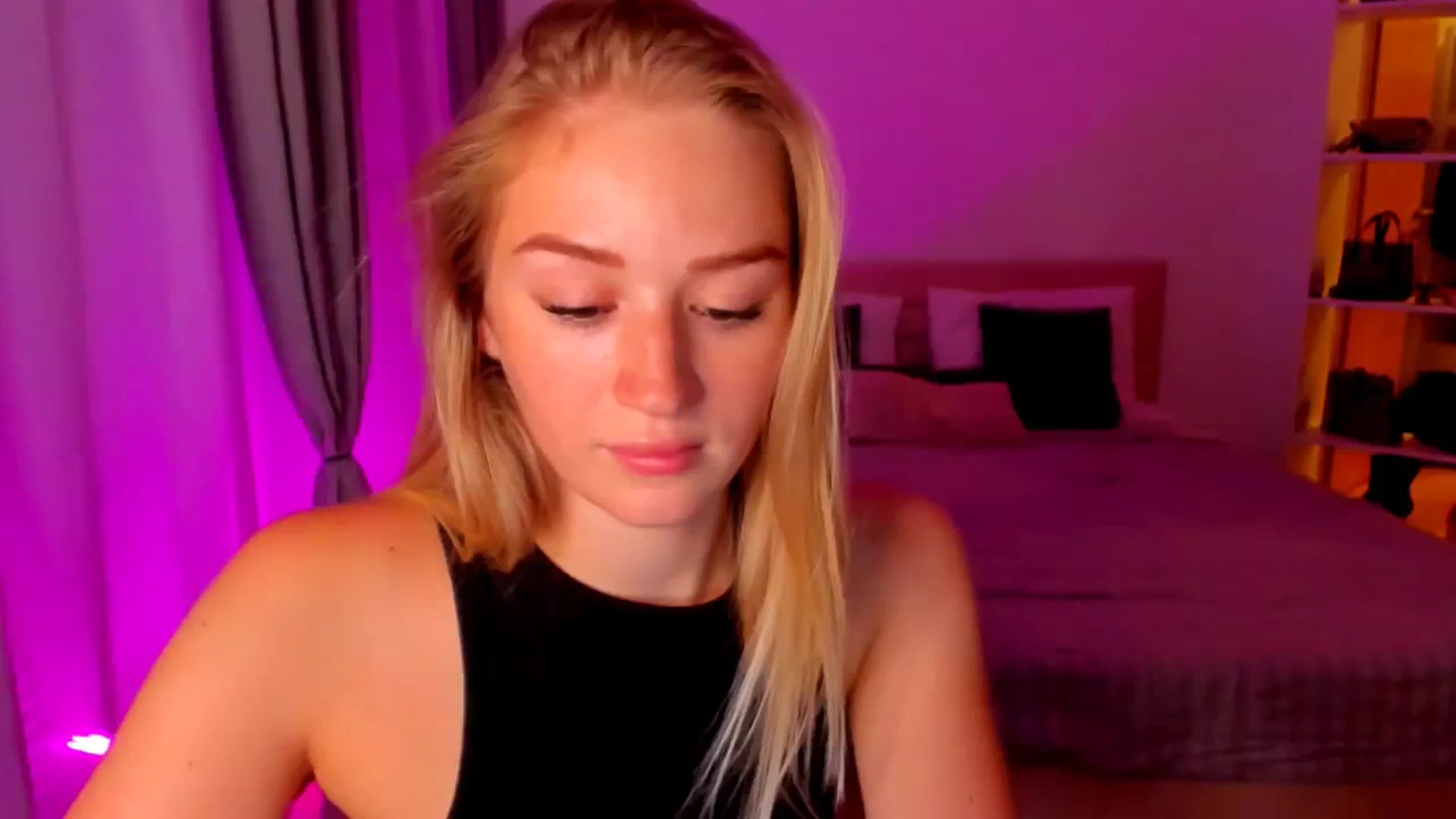 Gallery image thumbnail from CheckmyPeach's myfreecams stream on, 07/20/2024, 19:30 image 12 of 20